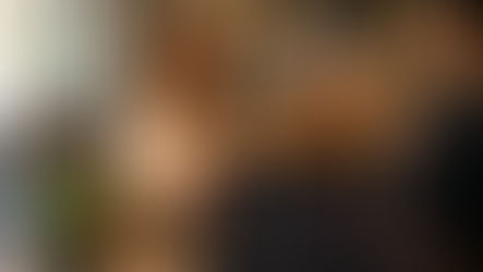 Cliente sendo atendida em loja durante o Dia das Mães