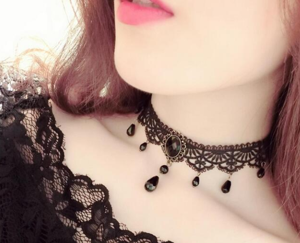 Choker "Queen" Femme