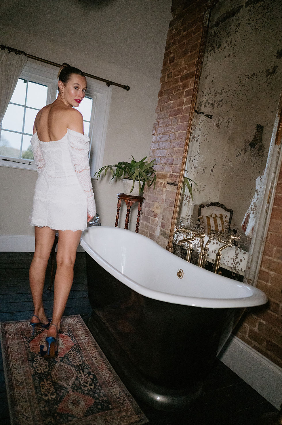 Thumbnail: KLEIO STRAPLESS IVORY MINI DRESS WITH DETACHABLE SLEEVES