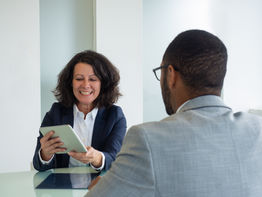 Como melhorar o processo seletivo e contratar as pessoas certas para sua loja