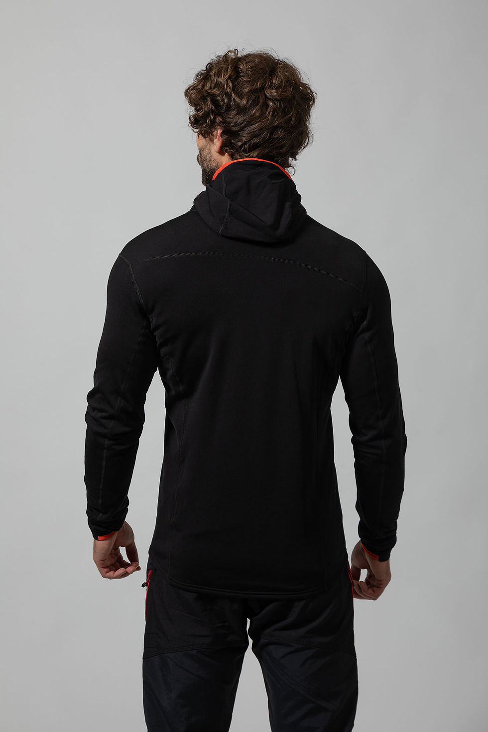 サムネイル： ALPINE RAID HOODIE（アルパイン レイド フーディー）カラー/Black