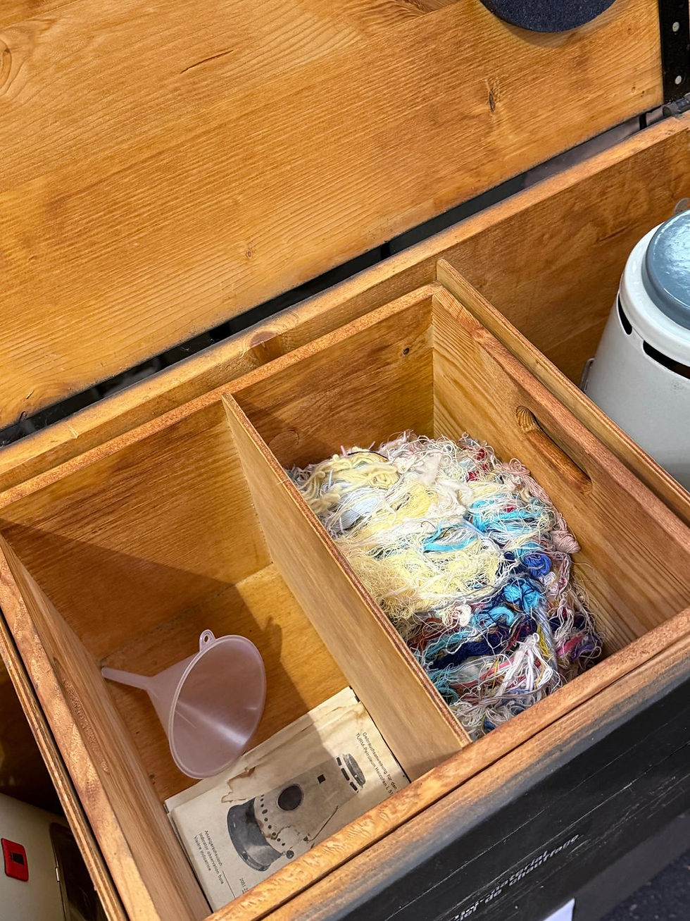 CH Militär-Transportkiste mit 2 x Heizstrahler, C, LIQ00028