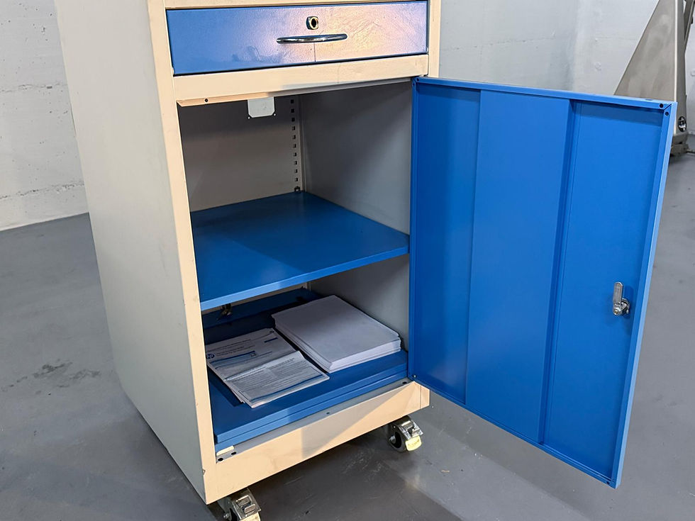 Miniaturbild: Rollbarer Computer-Arbeitsstation mit Schublade und Tür, Lichtblau