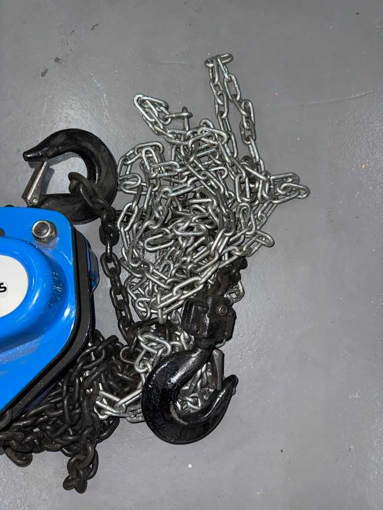 Miniature : Handkettenzug 1 t mit Last- und Handkette, inkl. Haken