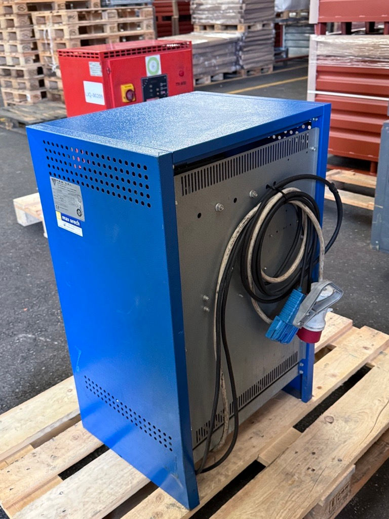Miniature : P.B.M. Power Point 48V 100A Batterieladegerät, 230/400V