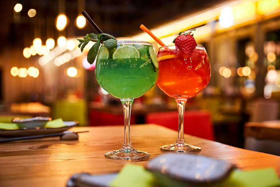 Caipirinha de frutas vermelhas com cachaça