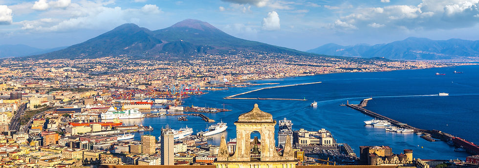 20220125123714-vista-panoramica-di-napoli-e-del-golfo-con-il-vesuvio-sullo-sfondo-campania