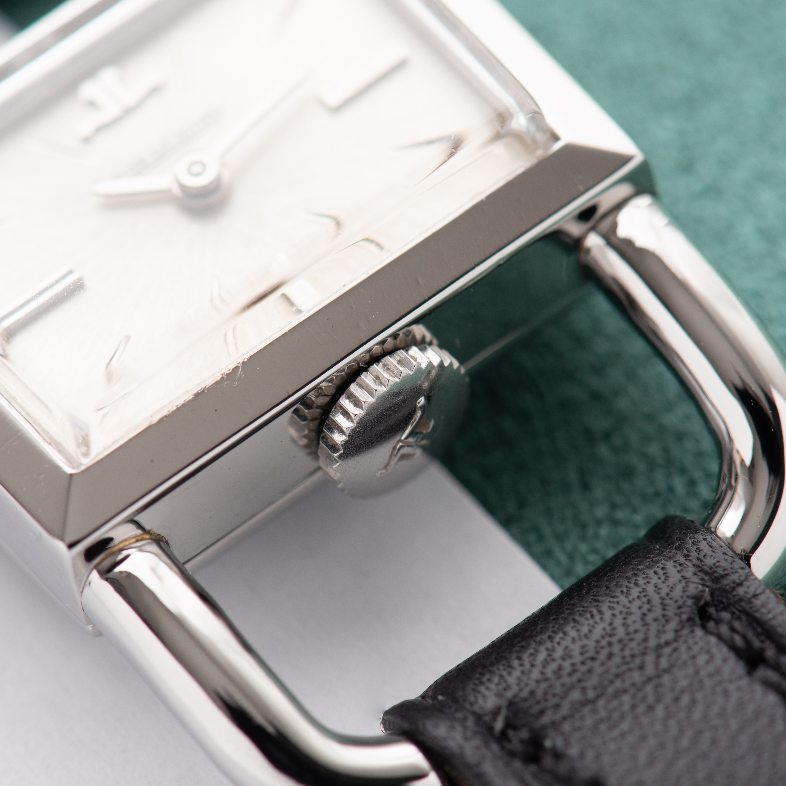 Zicht op Jaeger-LeCoultre Etrier Lucchetto voor Hermes Silver Dial Ref 1670.42