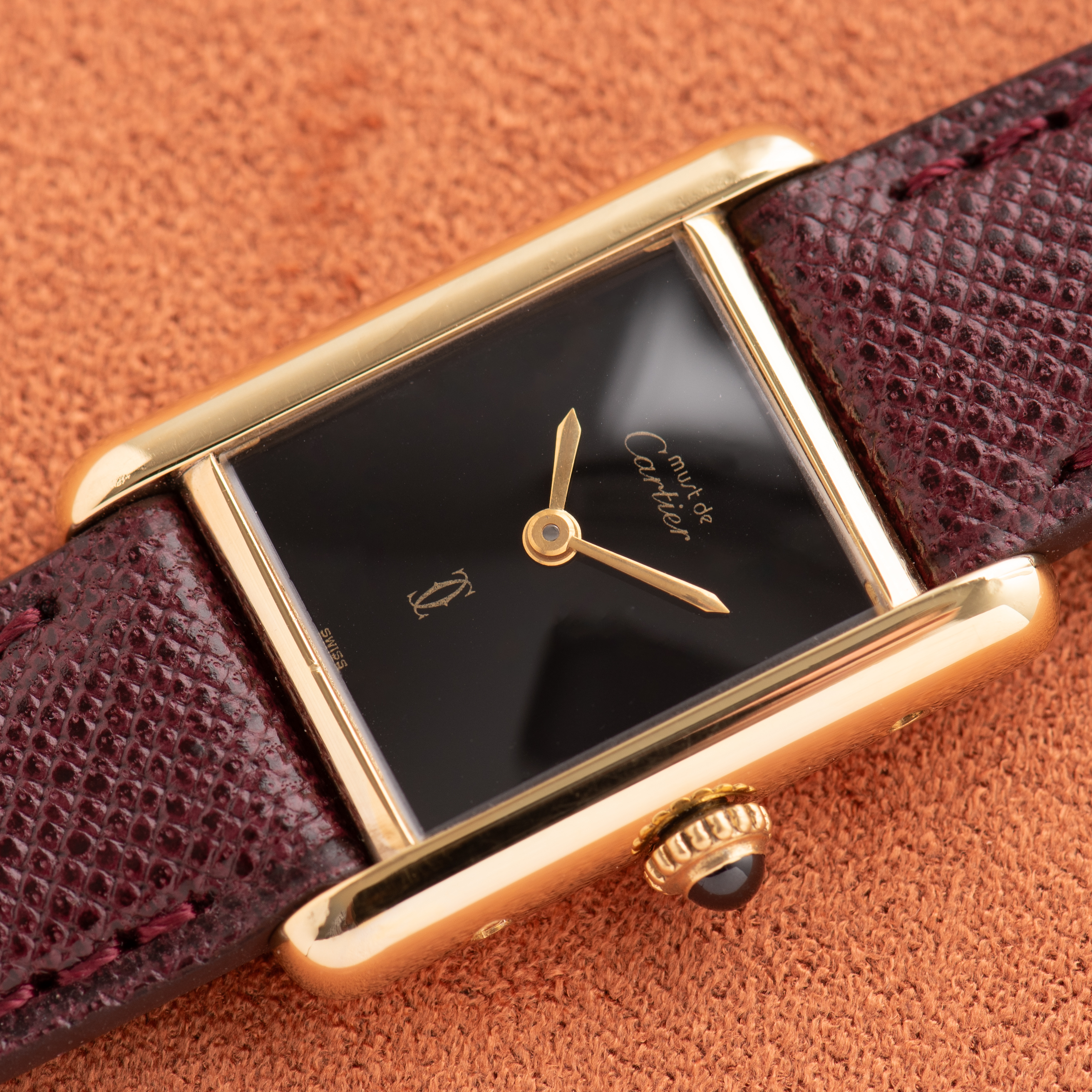 Zicht op Cartier Must de Tank Vermeil PM Onyx Black Dial from 1980