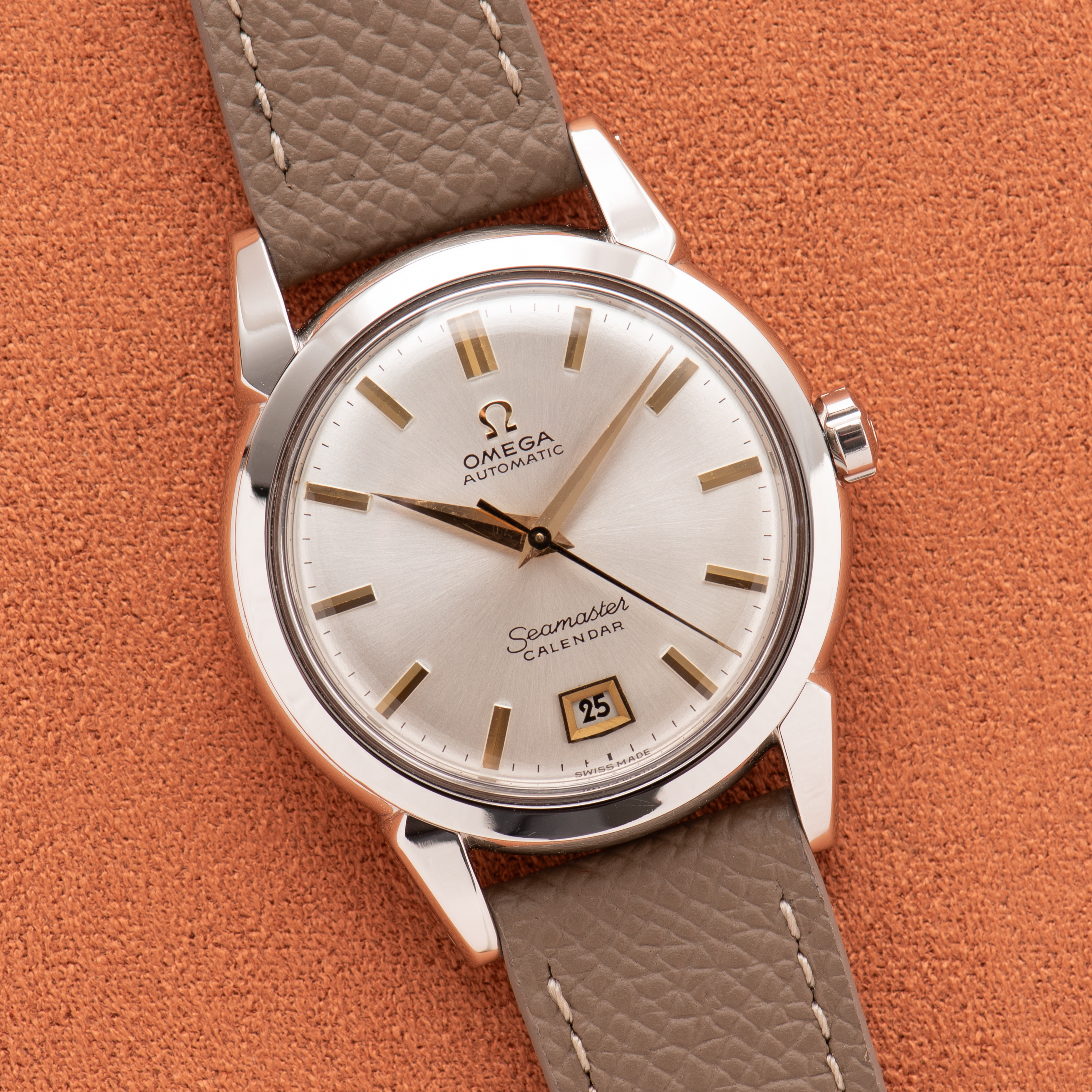 View of Omega Automatic Seamaster Calendar Ref 2627-5SC from 1954 with original box