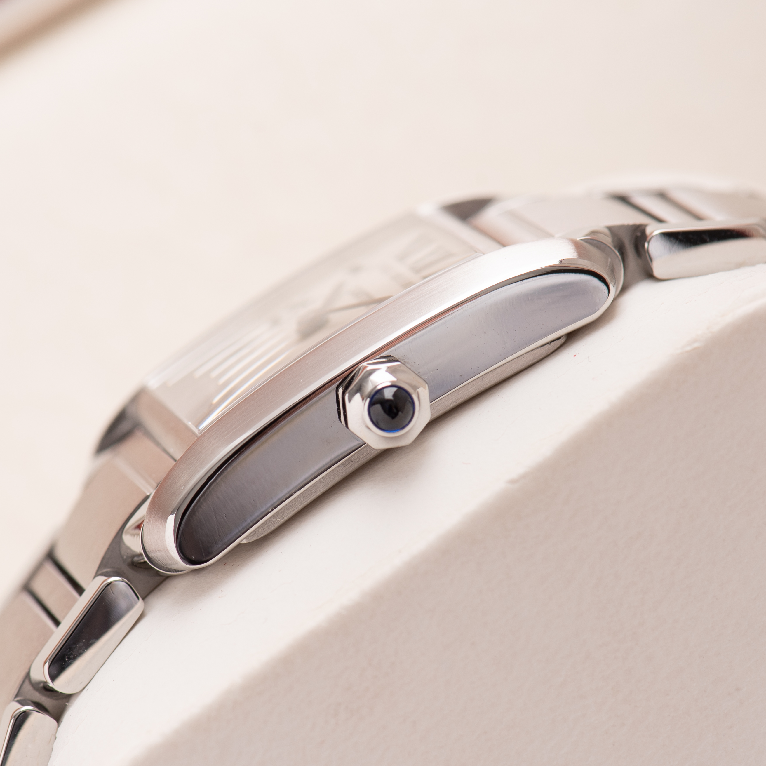 Zicht op Cartier Tank Franse Roman Dial Ref 2485 Volledige set + nieuwe reinigingsset
