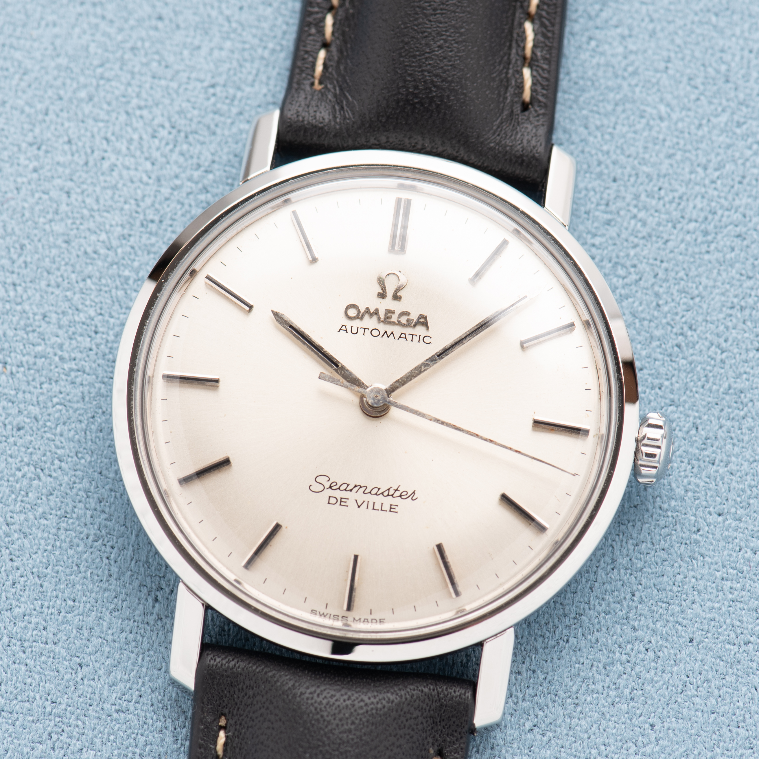 View of Omega Seamaster De Ville Automatic – Ref. 165.020 – 1965