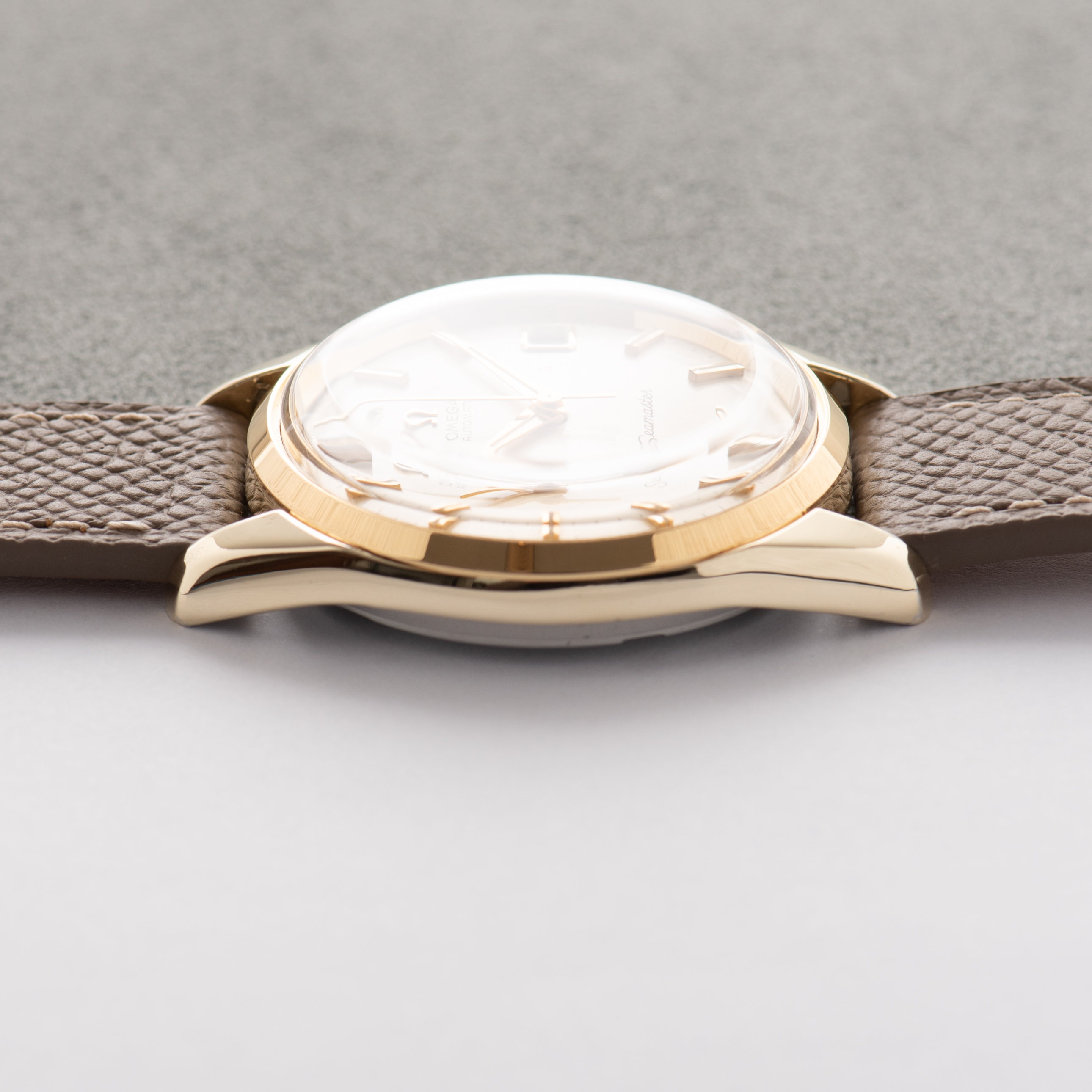 Vue de Omega Automatic Seamaster Réf 166.010 Cal 562 from 1964
