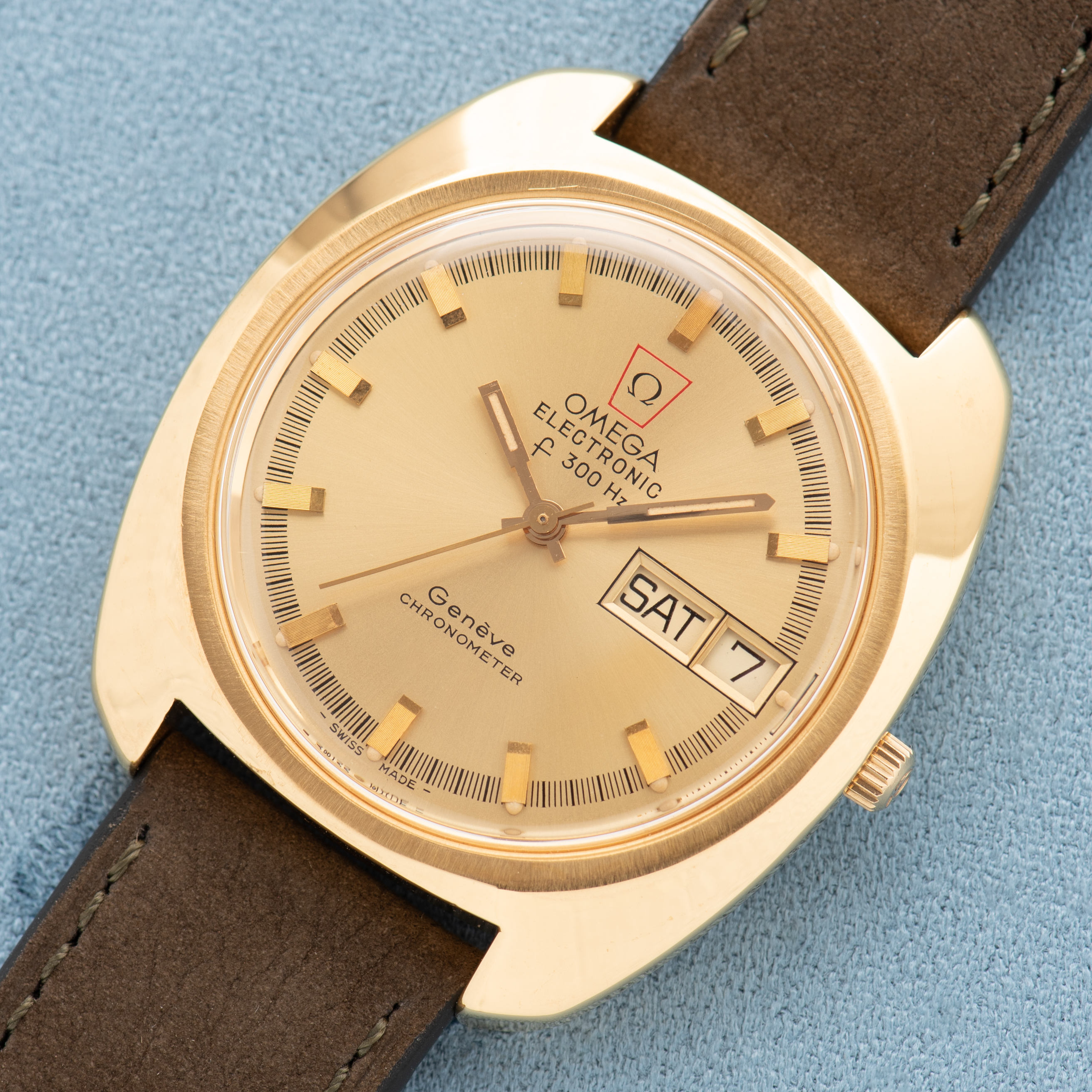 Vue de Omega Electronic F300 Hz Genève Chronometer Champagne Dial Réf 198.031 from 1969