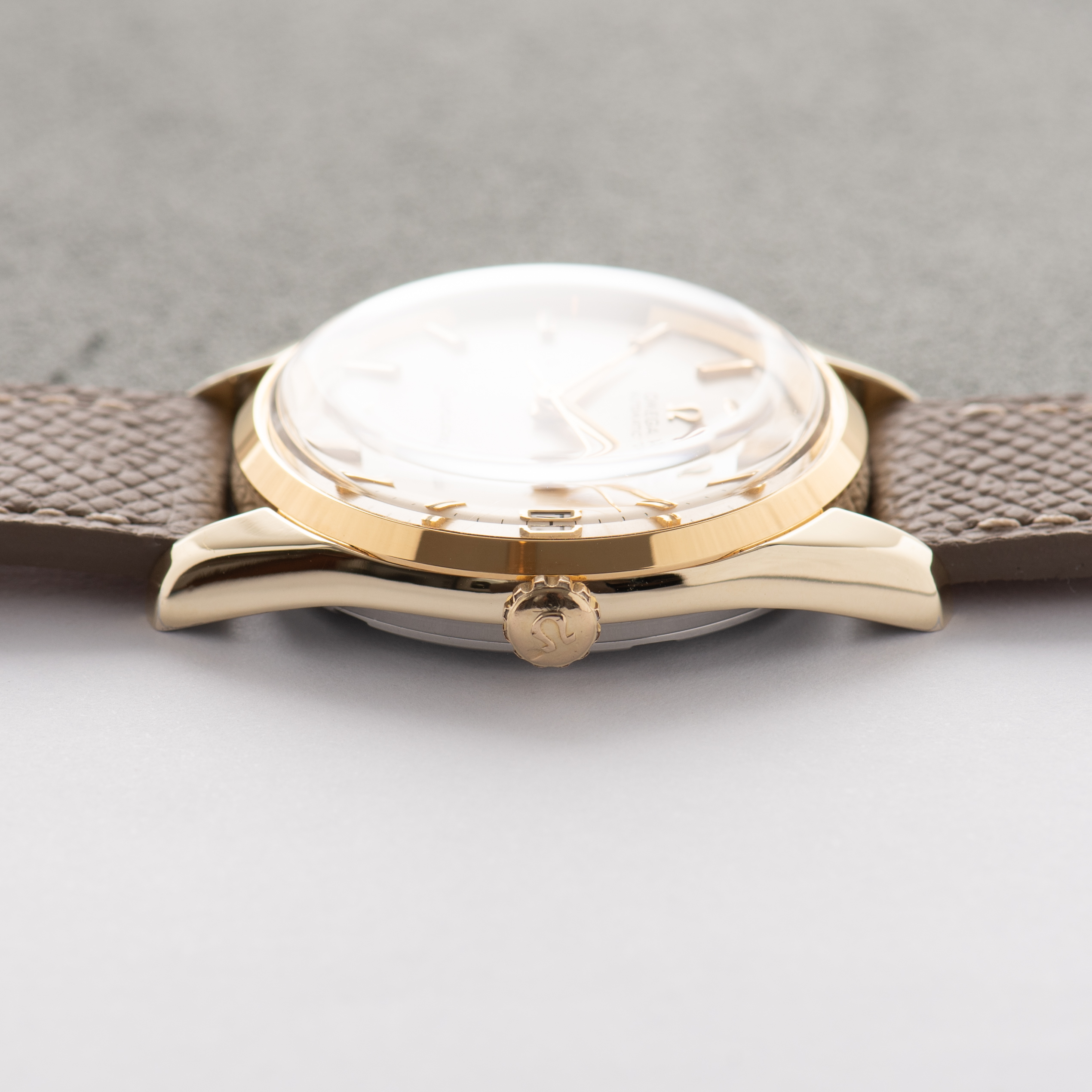 Vue de Omega Automatic Seamaster Réf 166.010 Cal 562 from 1964