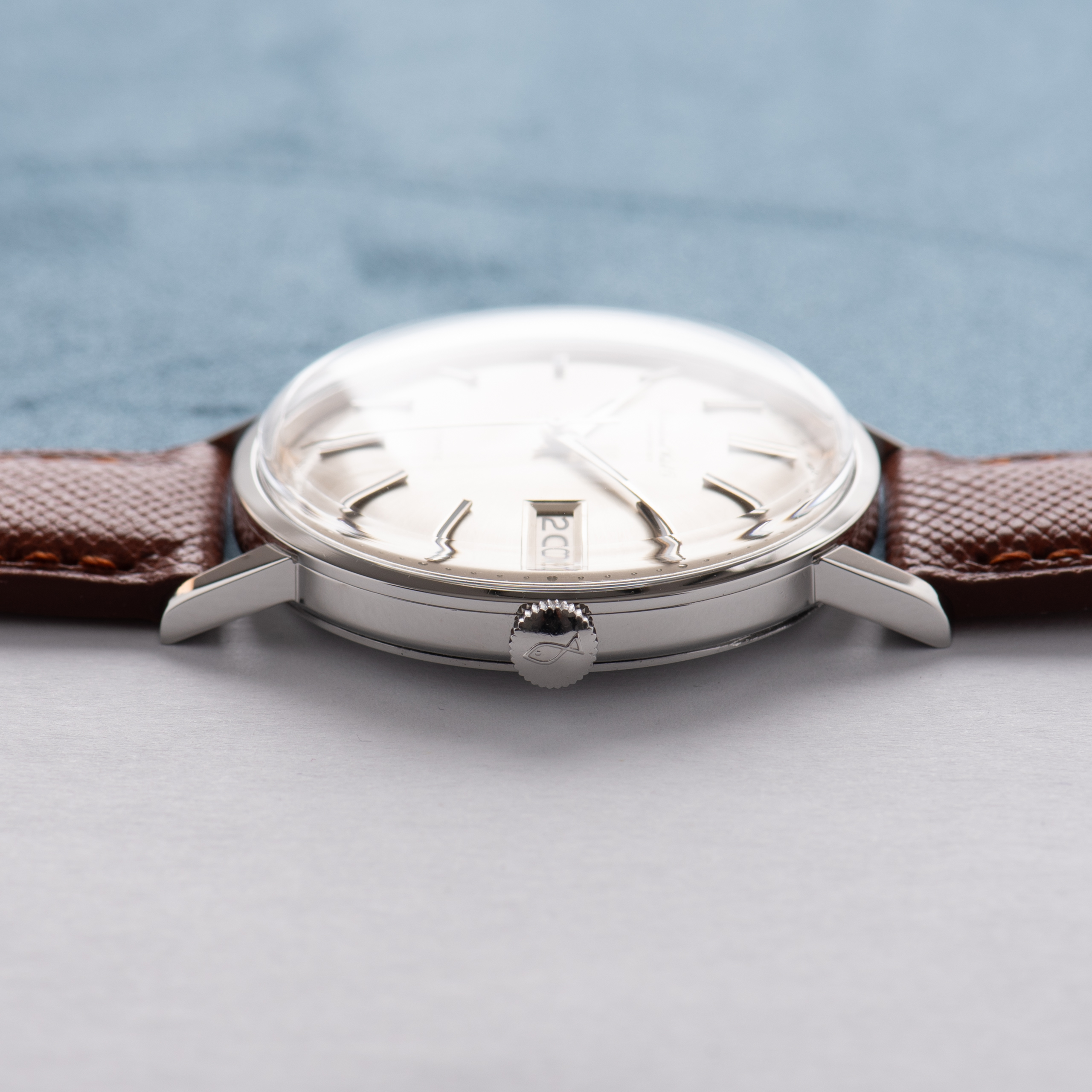 View of IWC Jumbo Automatique Silver Dial cal 8541 réf R805A