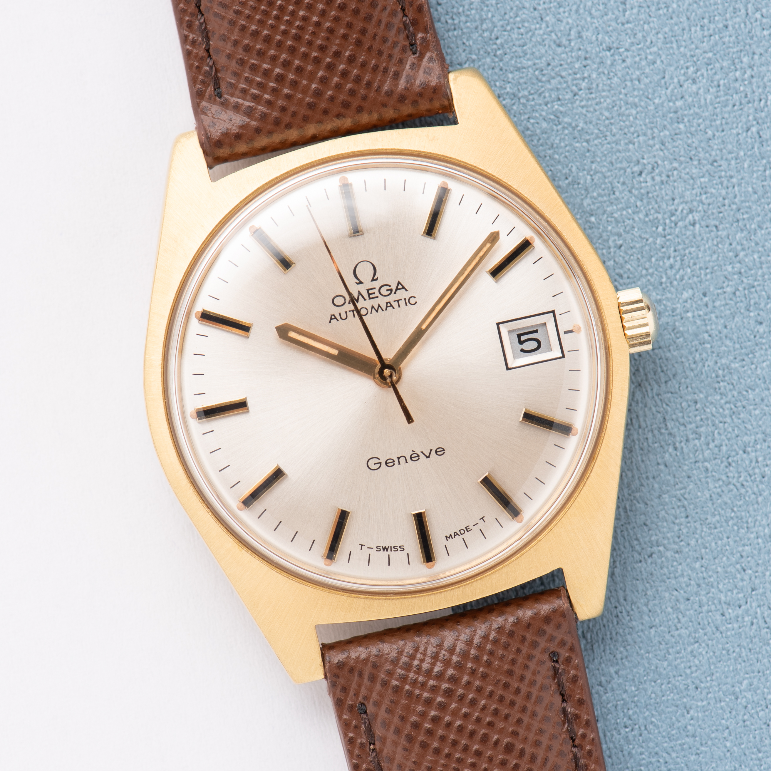 Vue de Omega Automatic Genève Silver Dial GoldPlated Réf 166.041 from 1969