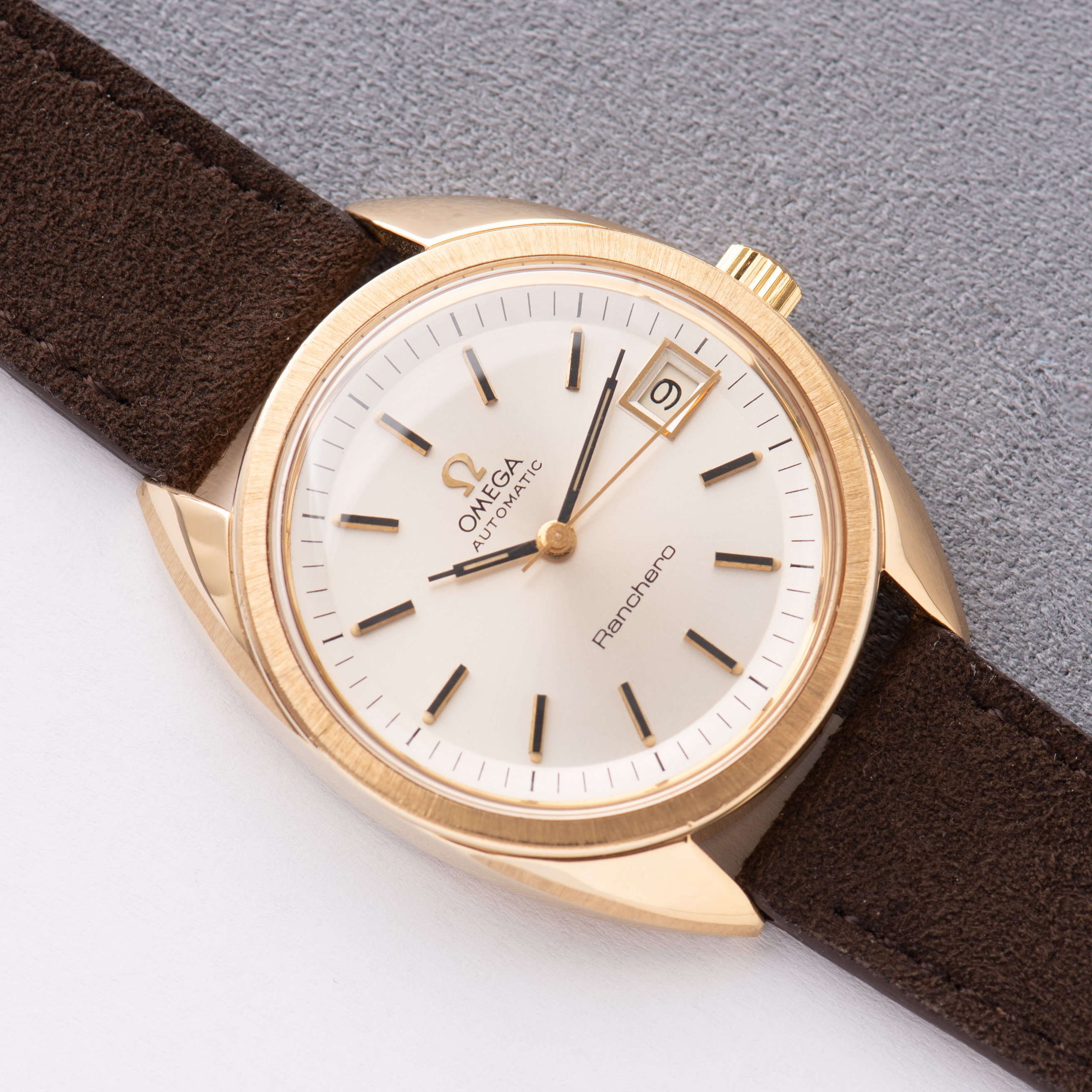 Vue de Omega Ranchero Automatique Date Réf 166.0218 from 1975