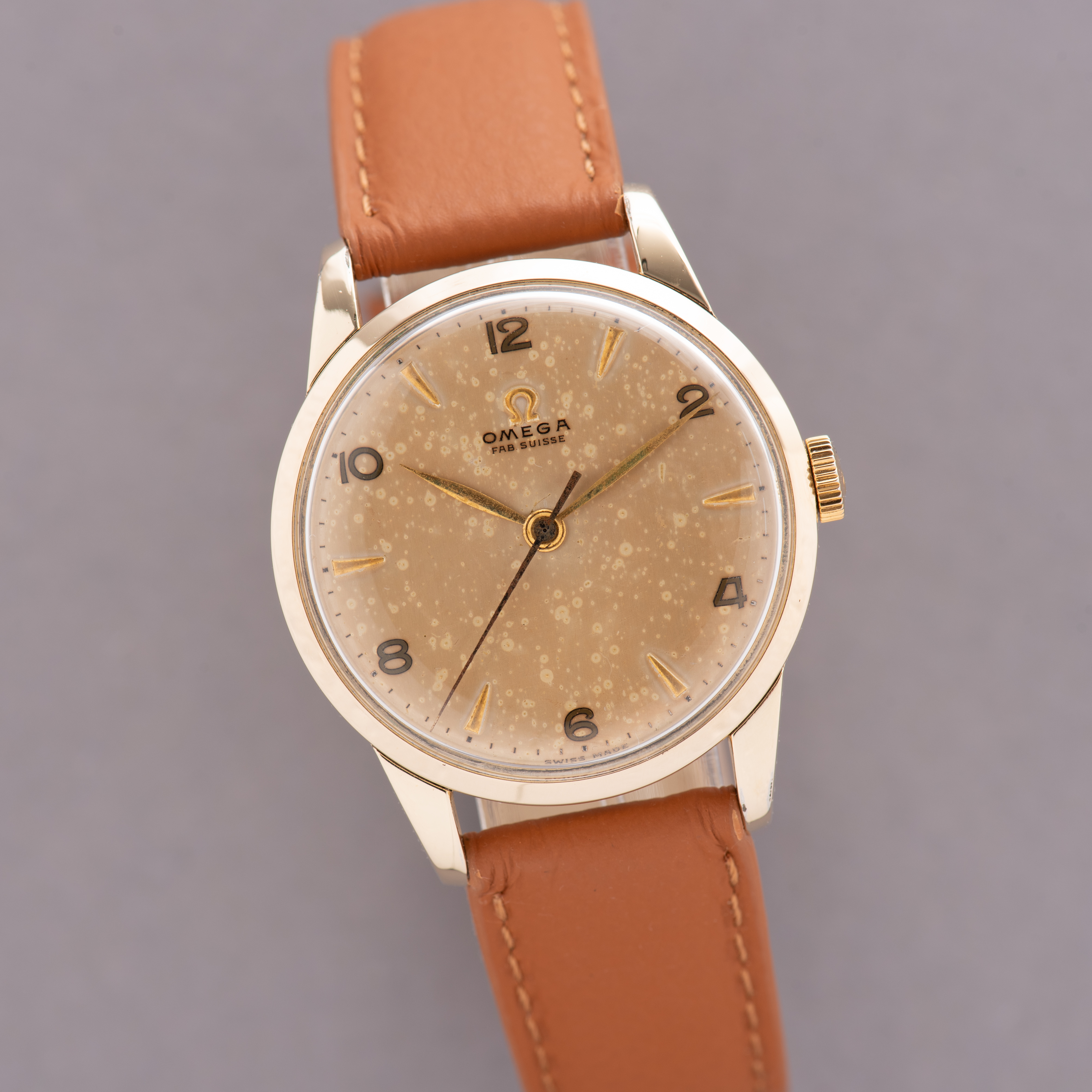 Zicht op Omega mécanique cal 283 réf 2513-2 from 1950
