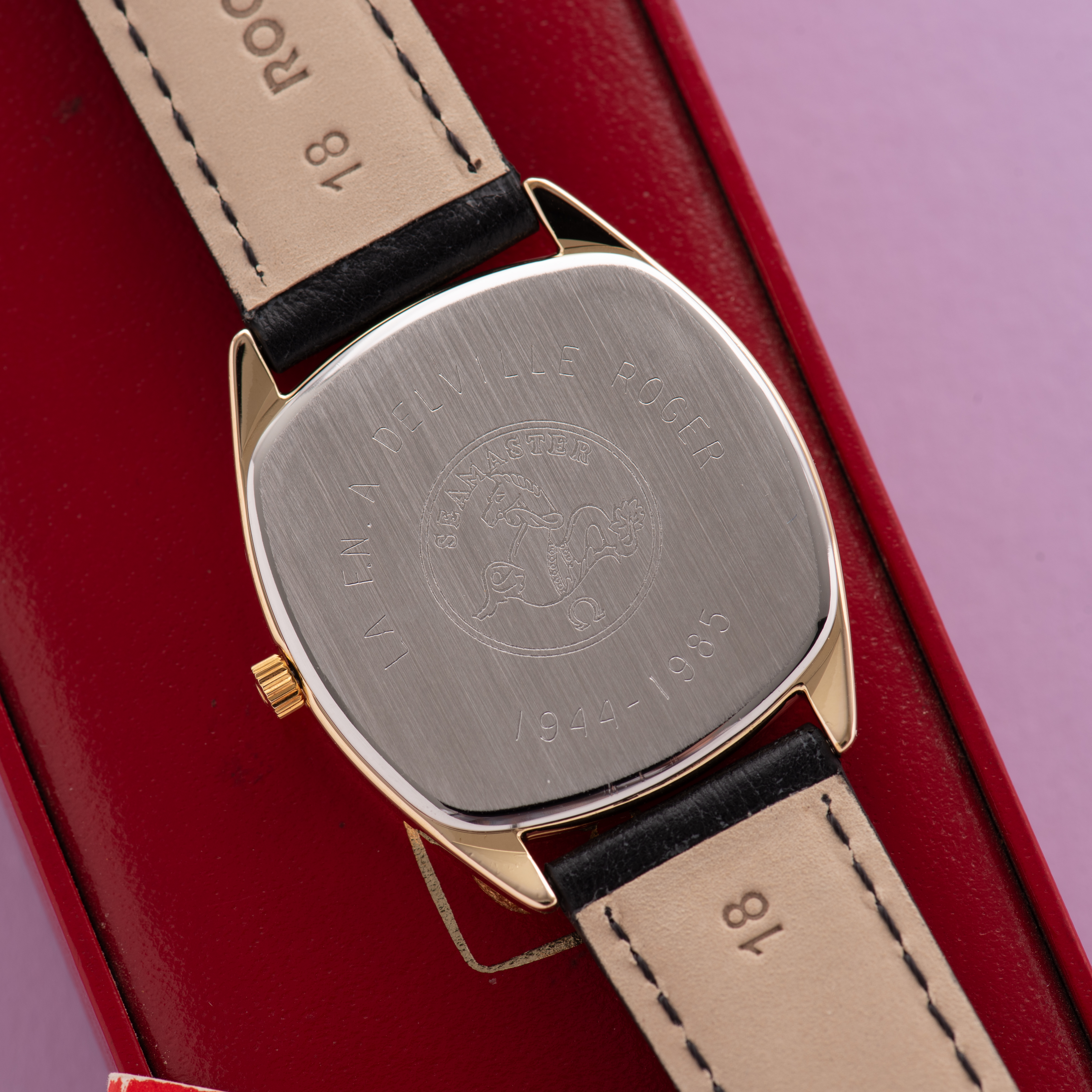 Vue de Omega Seamaster Quartz from 1980 Ref 196.0280 box and papers