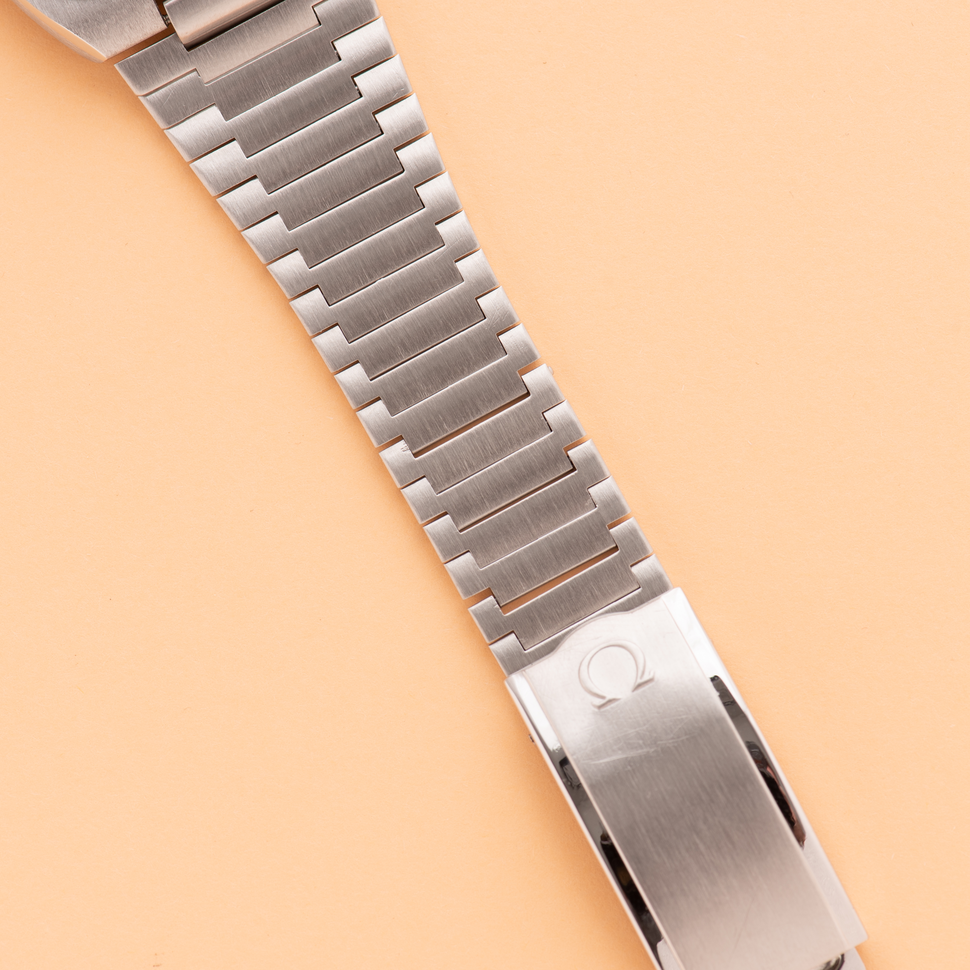 View of Omega Seamaster Automatic from 1977 réf 166.0207