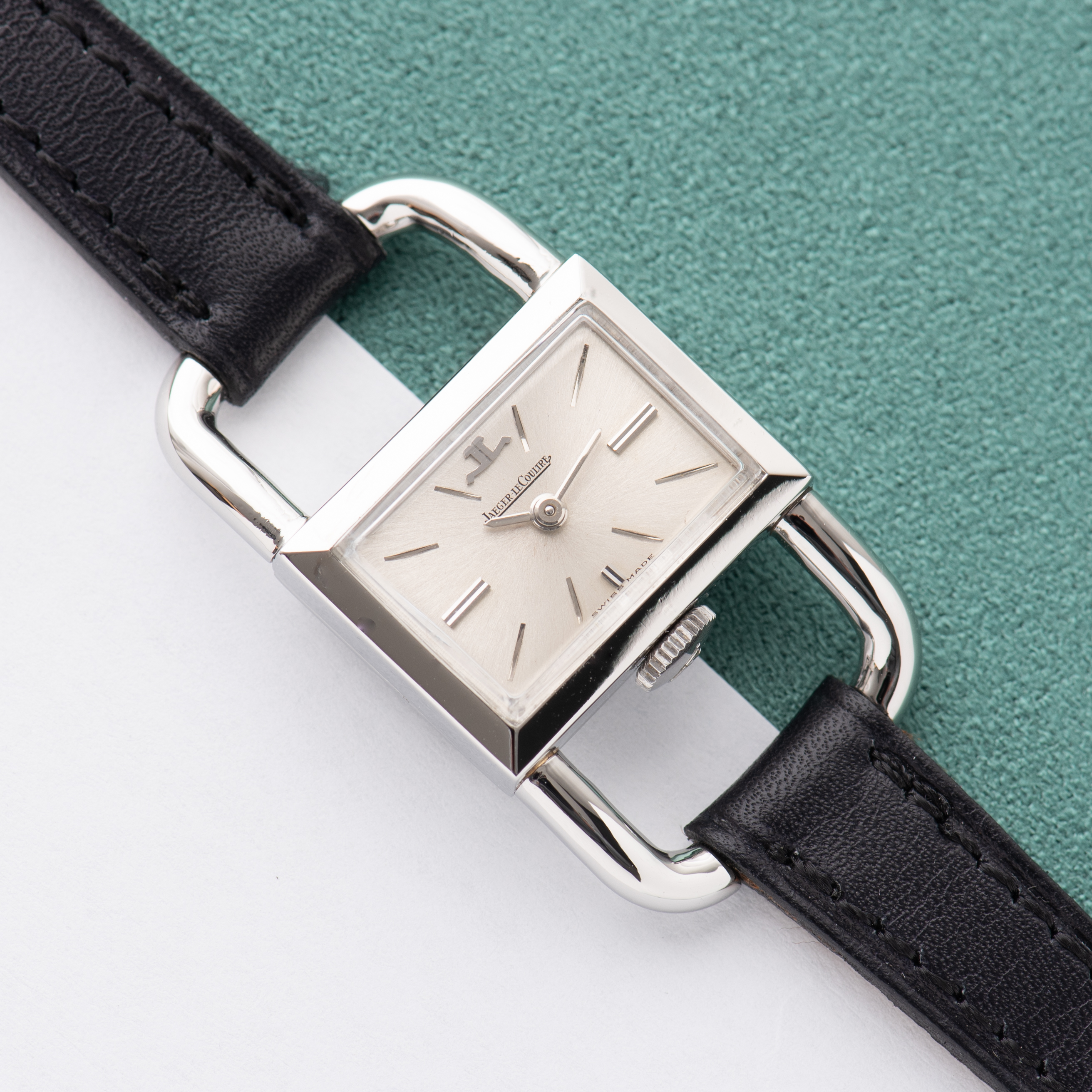 Zicht op Jaeger-LeCoultre Etrier Lucchetto voor Hermes Silver Dial Ref 1670.42