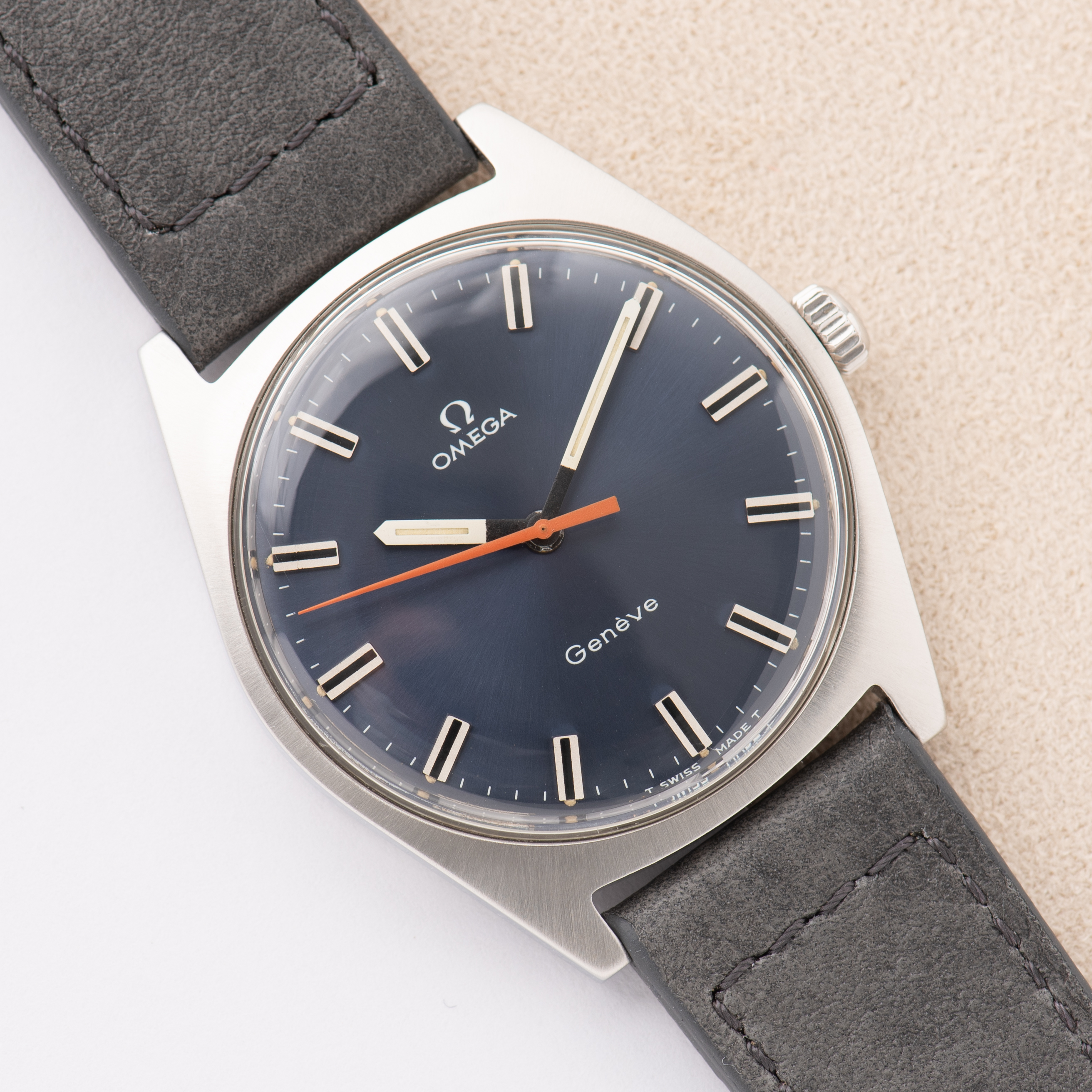 Vue de Omega Genève Blue dial "Ultraman" Réf 135.041 cal 601 from 1969