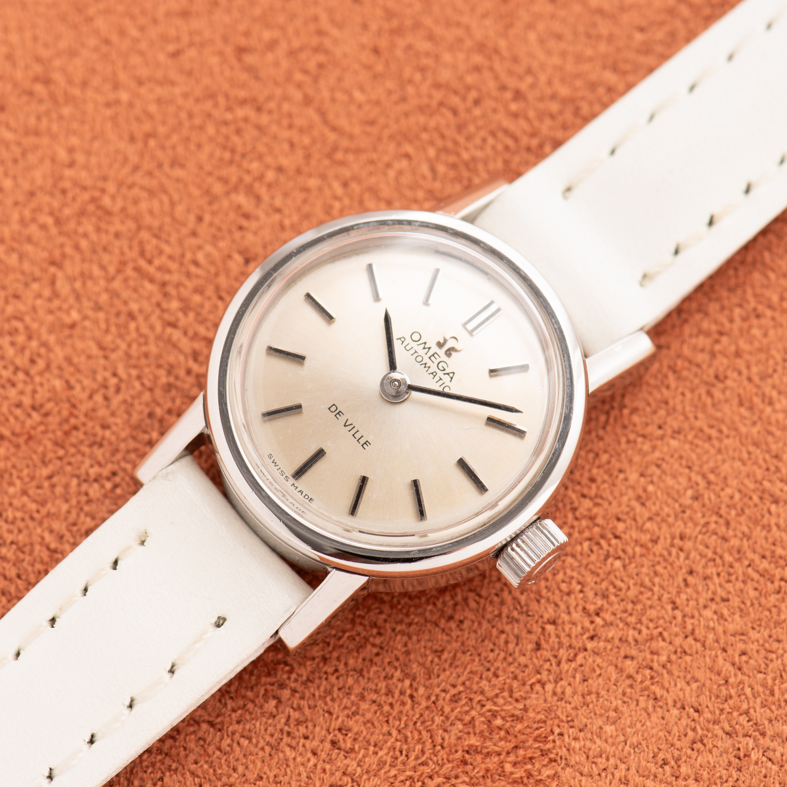 View of Omega Automatic De Ville réf 555.003 cal 661 from 1969