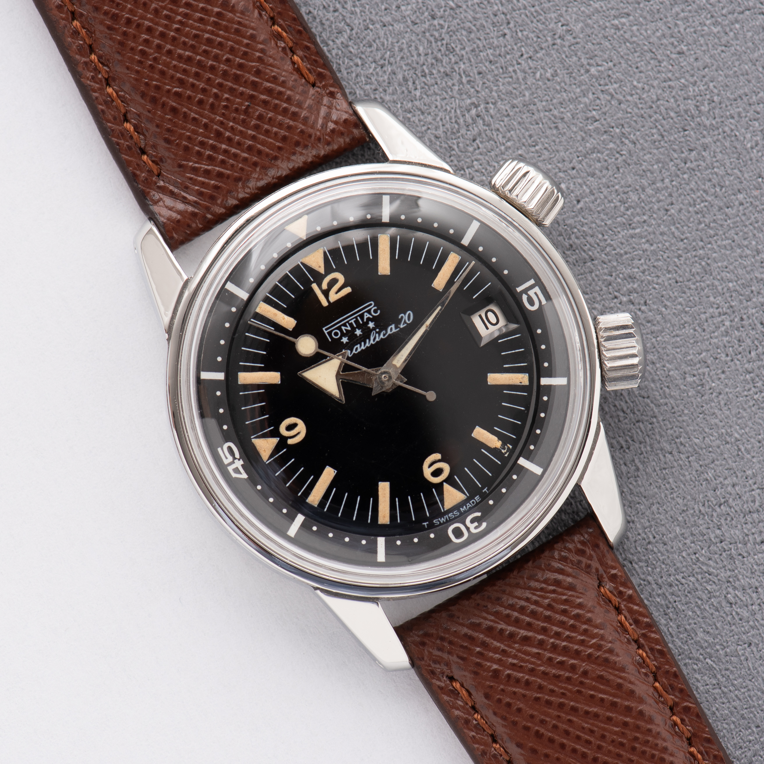 View of Pontiac Hydraulica 20 Automatic Super Compressor Diver