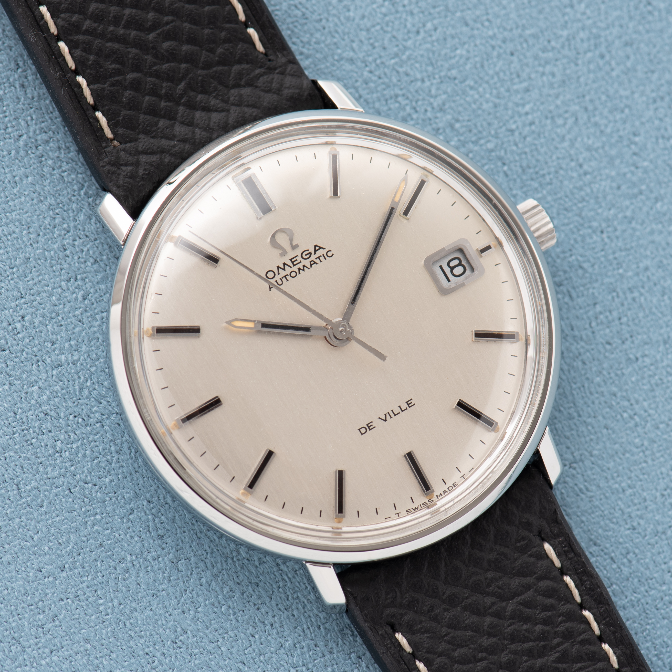 Zicht op Omega Automatic De Ville Monobloc Steel Ref 166.033 uit 1968