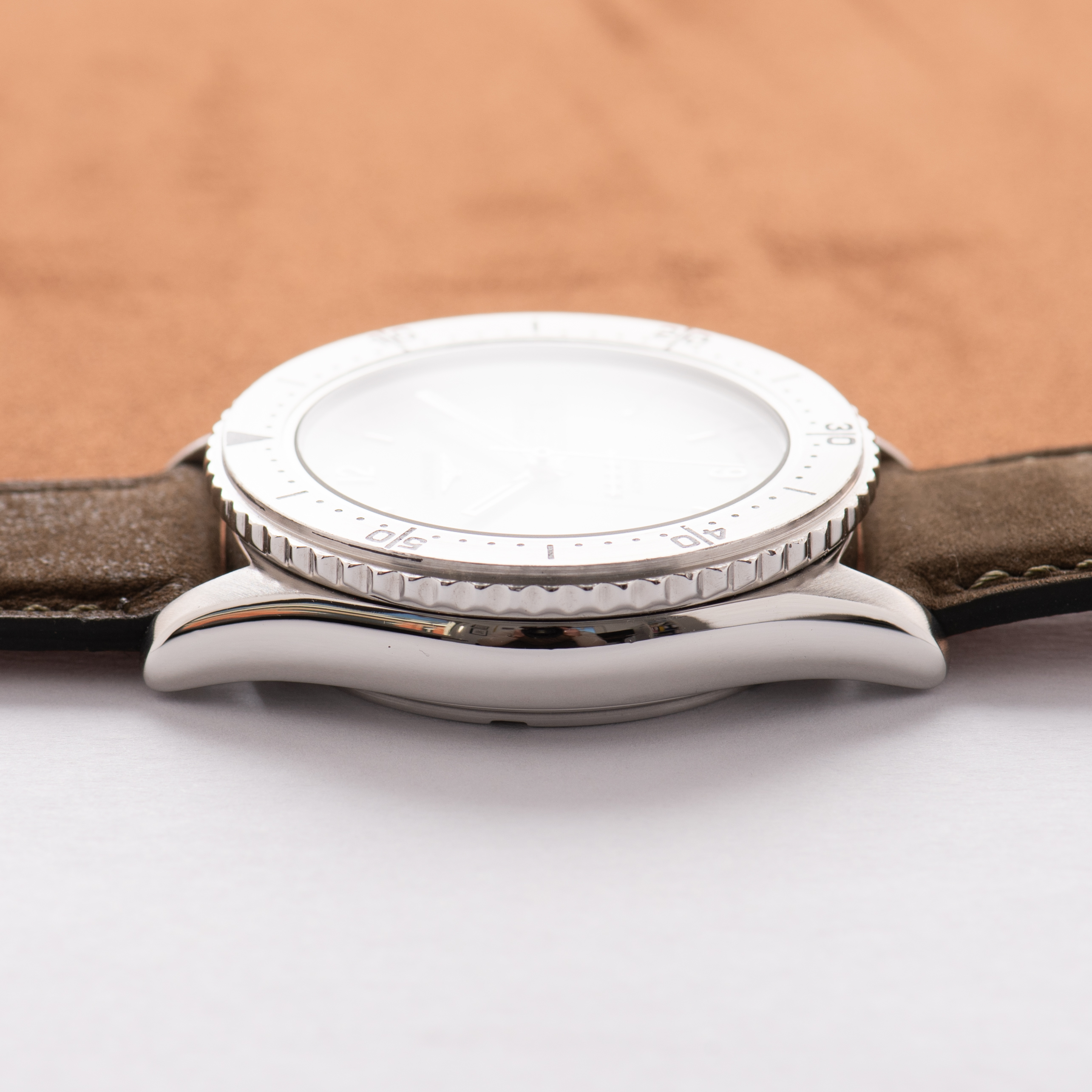 Zicht op Longines Admiral Automatic Day-date White Dial L3.60,4