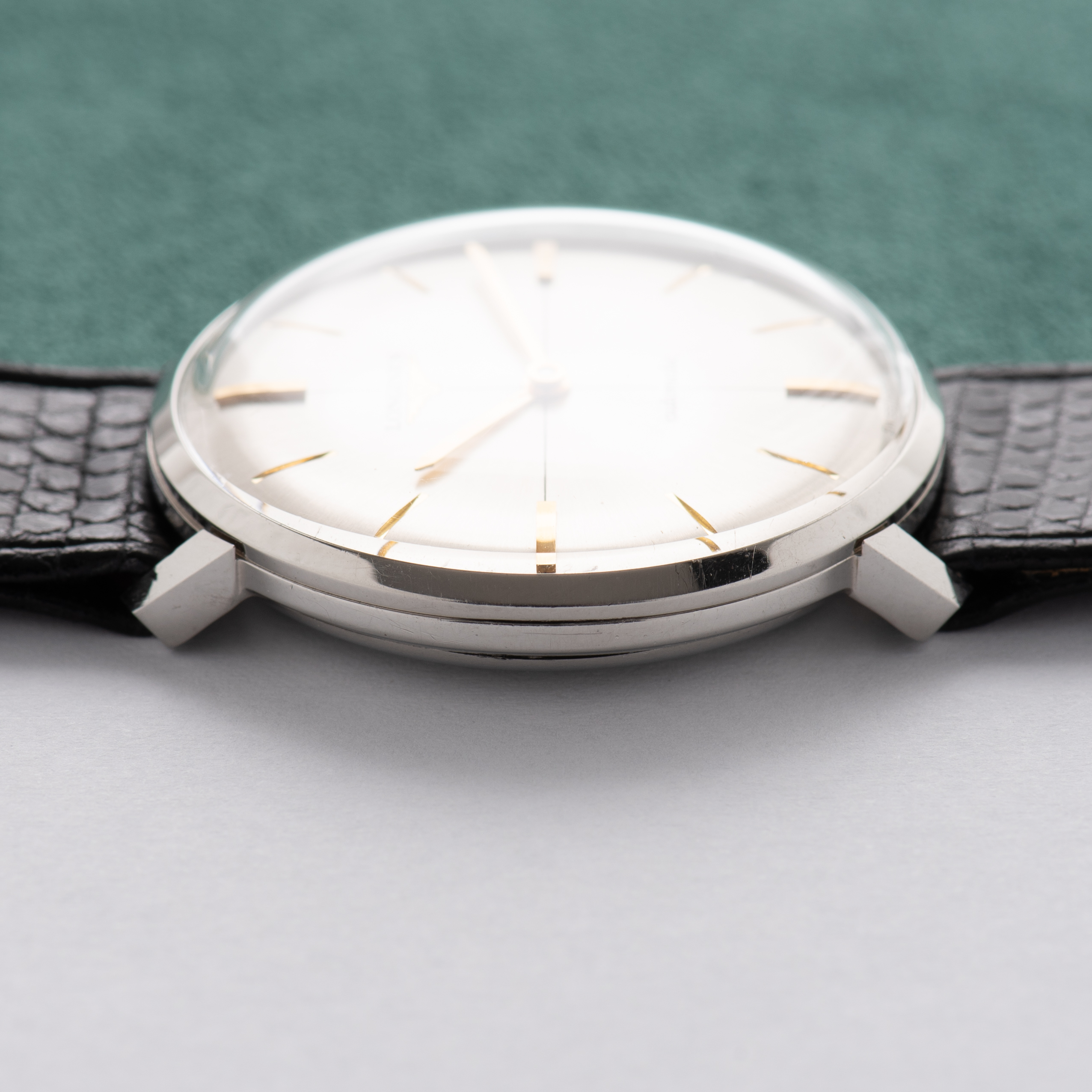 Vue de Longines Automatic "Crosshair" cal 350 réf 7496-1 New Old Stock from 1970