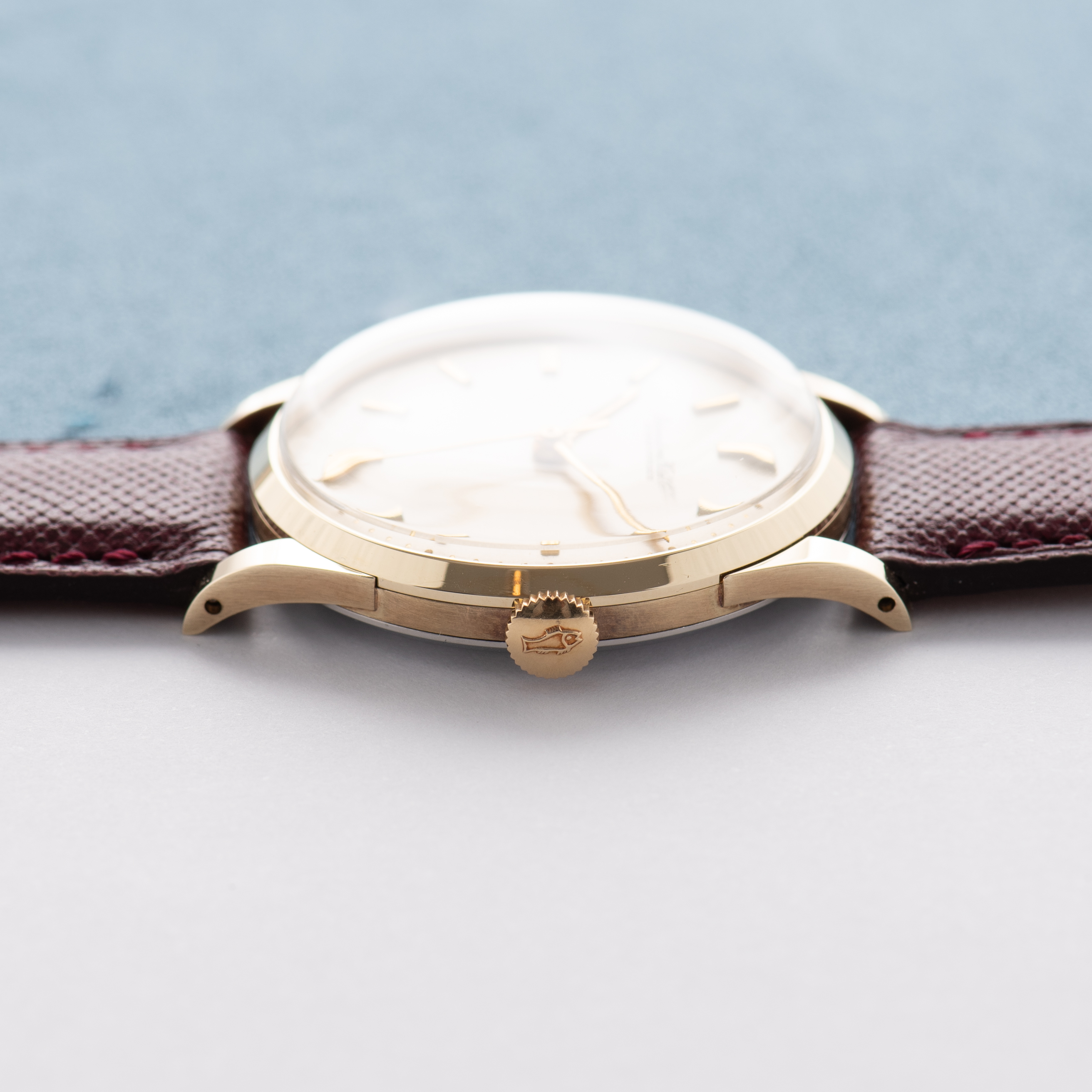Vue de IWC International Watch Co Schaffhausen cal 89A réf 1454609