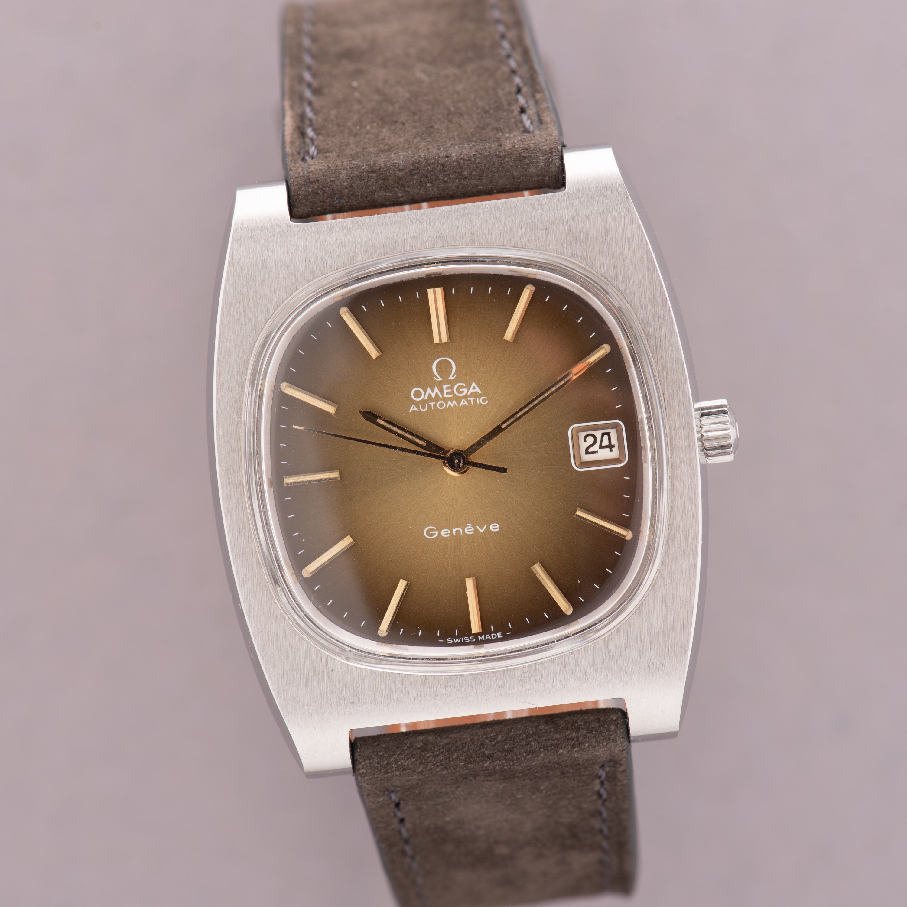 Vue de Omega Genève Automatic Date Brown From 1974 Réf 166.0190
