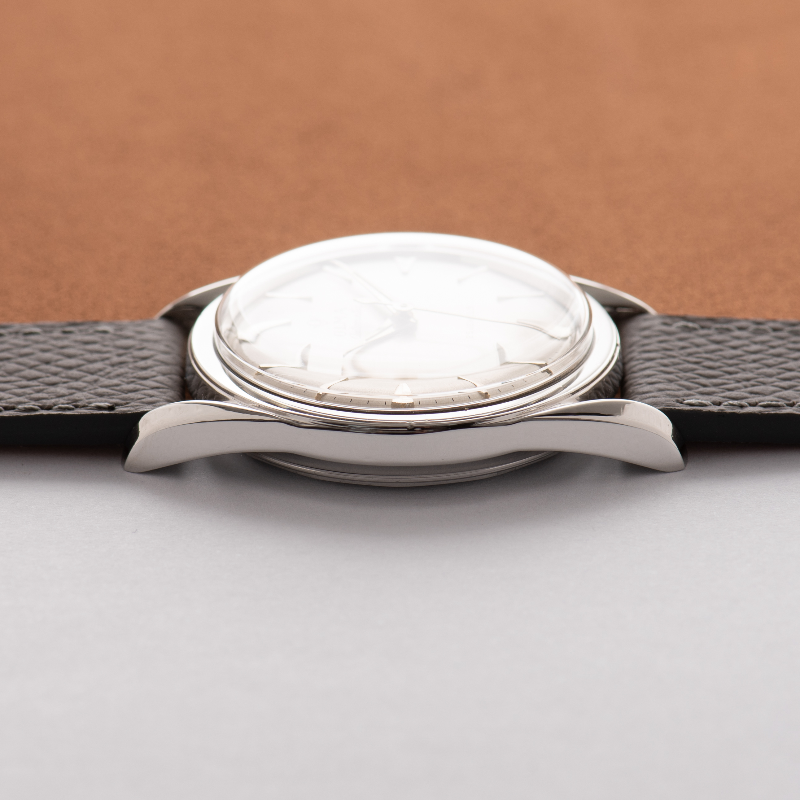 Vue de Olma Caravelle Automatic 25jewels Super Compressor "Twisted Lugs"