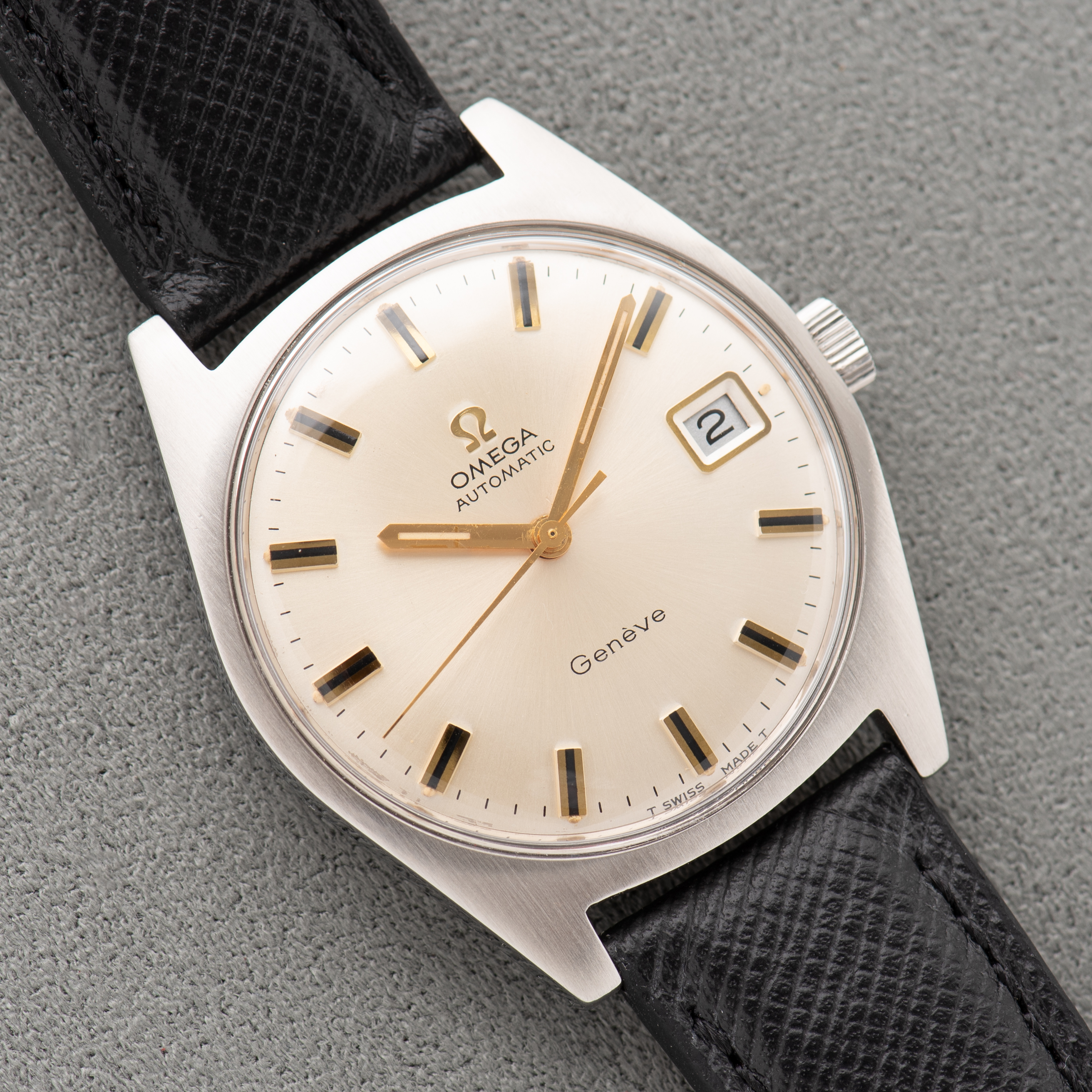Zicht op Omega Automatic Genève Creme Dial réf 166.041 from 1968