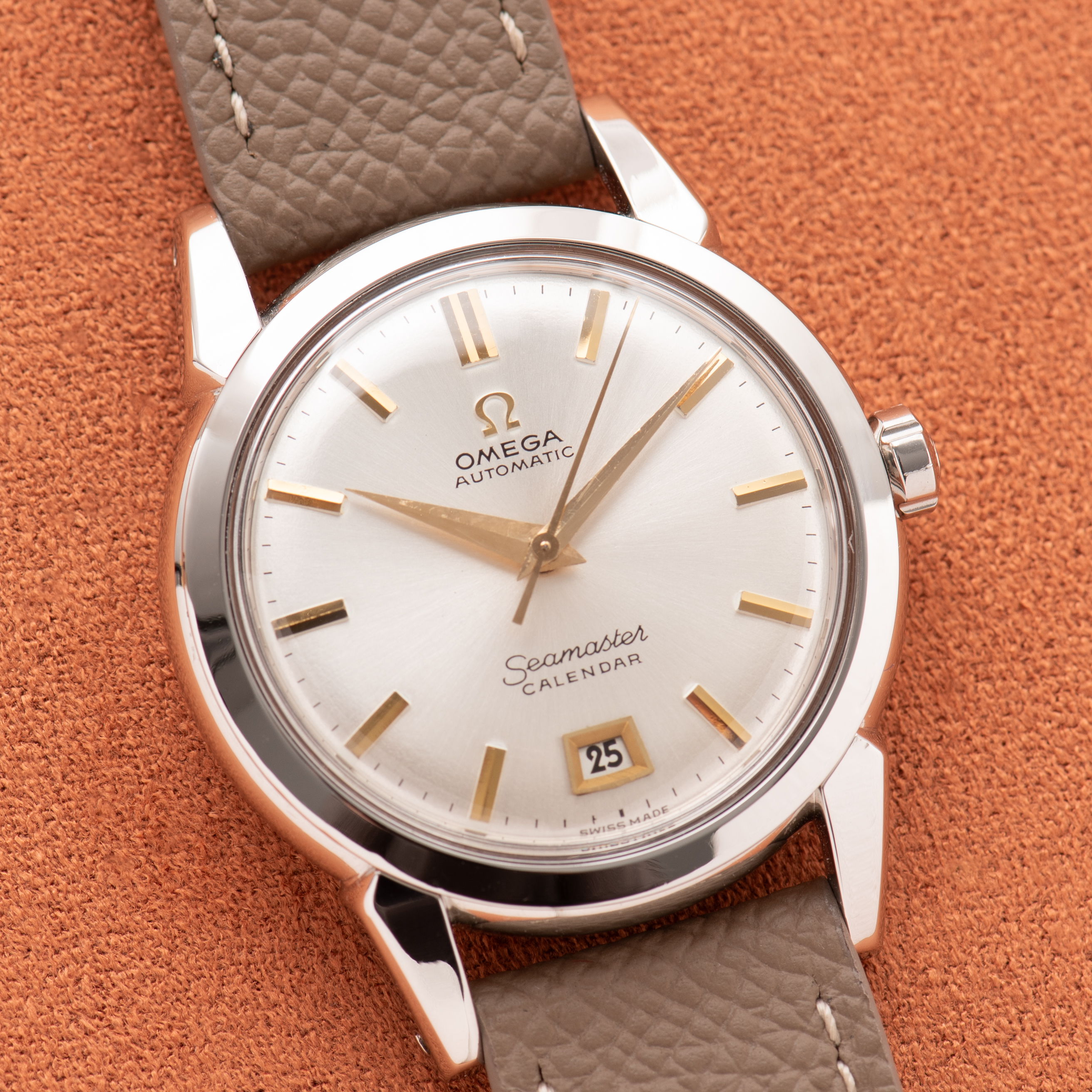 View of Omega Automatic Seamaster Calendar Ref 2627-5SC from 1954 with original box