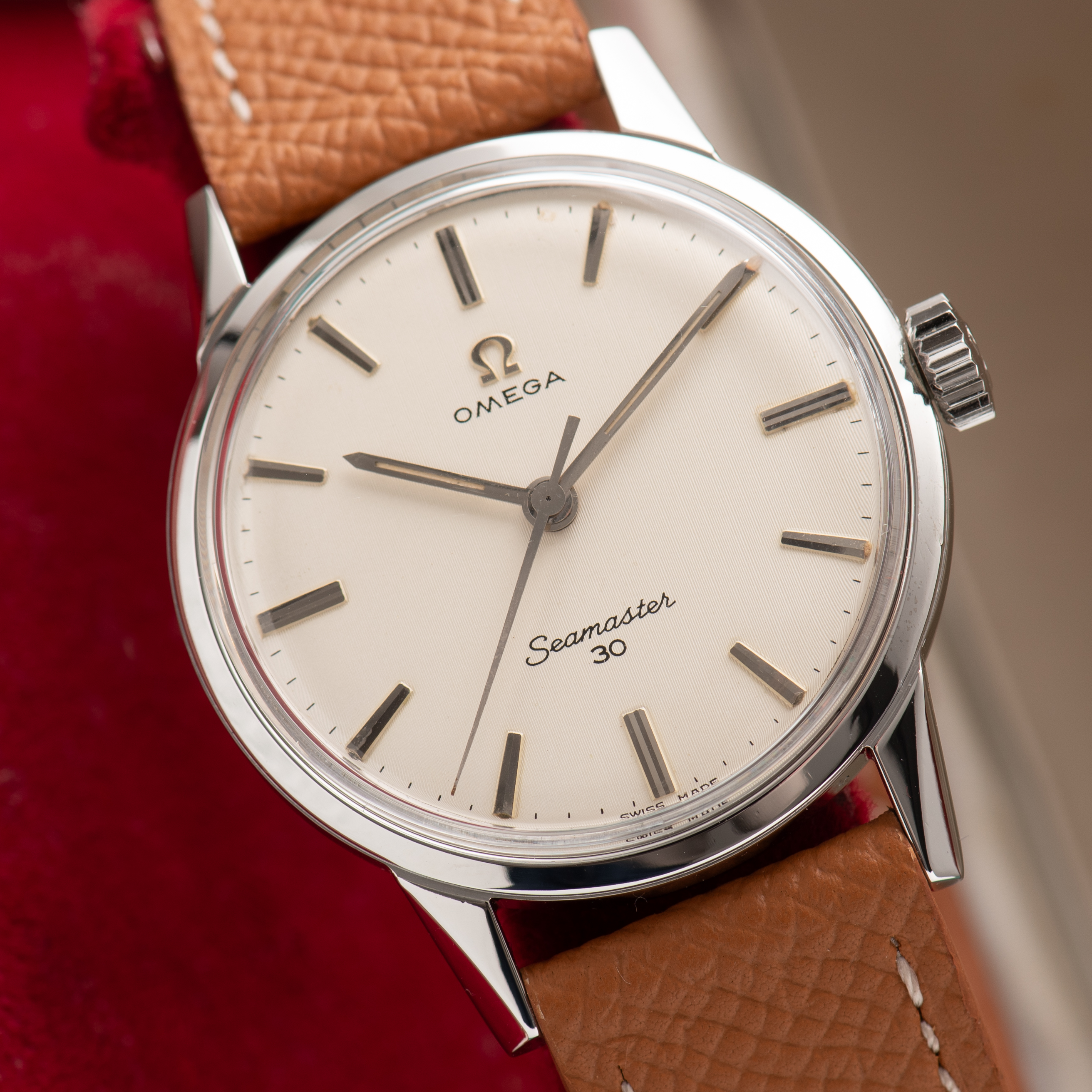 View of Omega Seamaster 30 "Linen Dial" from 1963 Ref 135.003