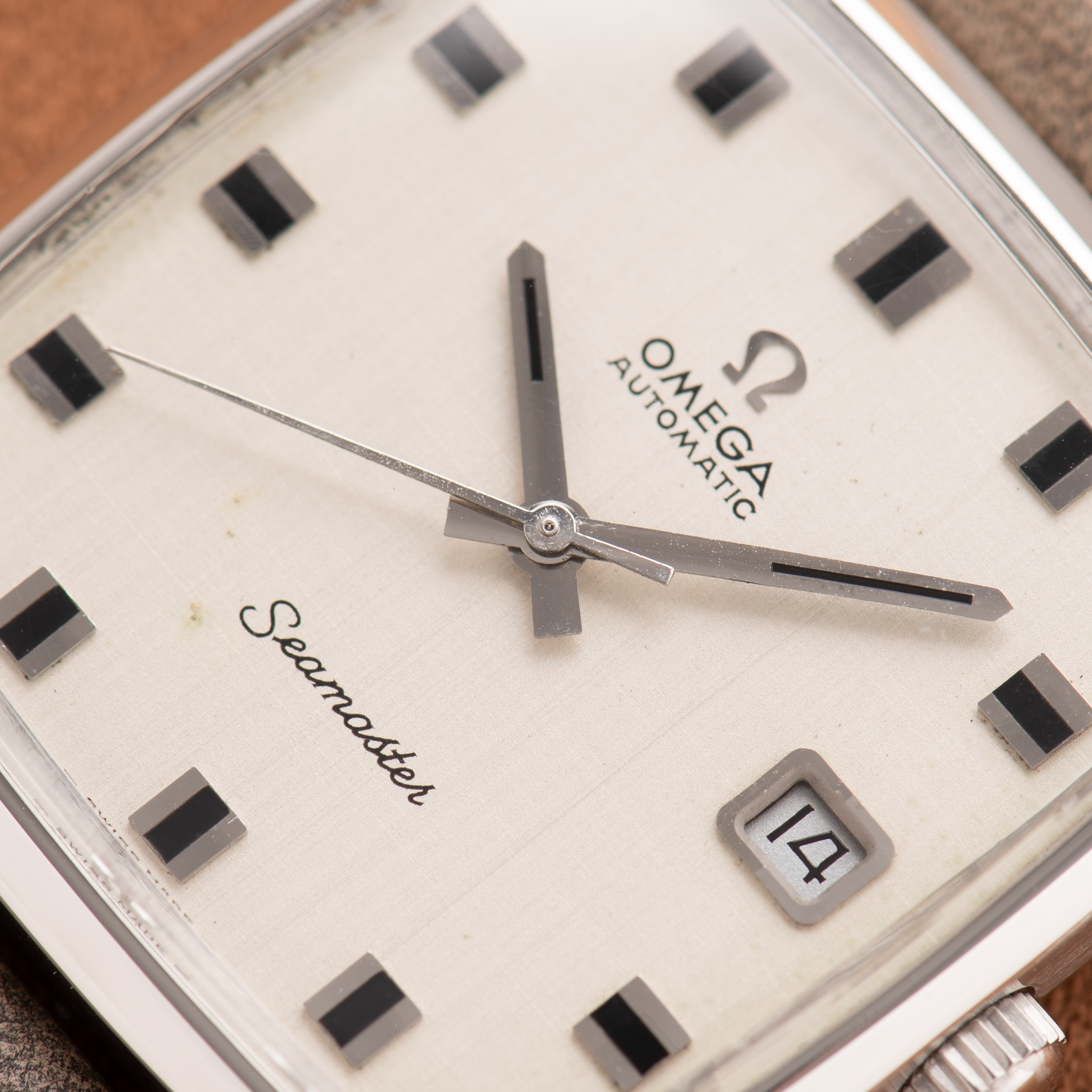View of Omega Automatic Seamaster "Linen dial" Réf 166.042 11-70 from 1969