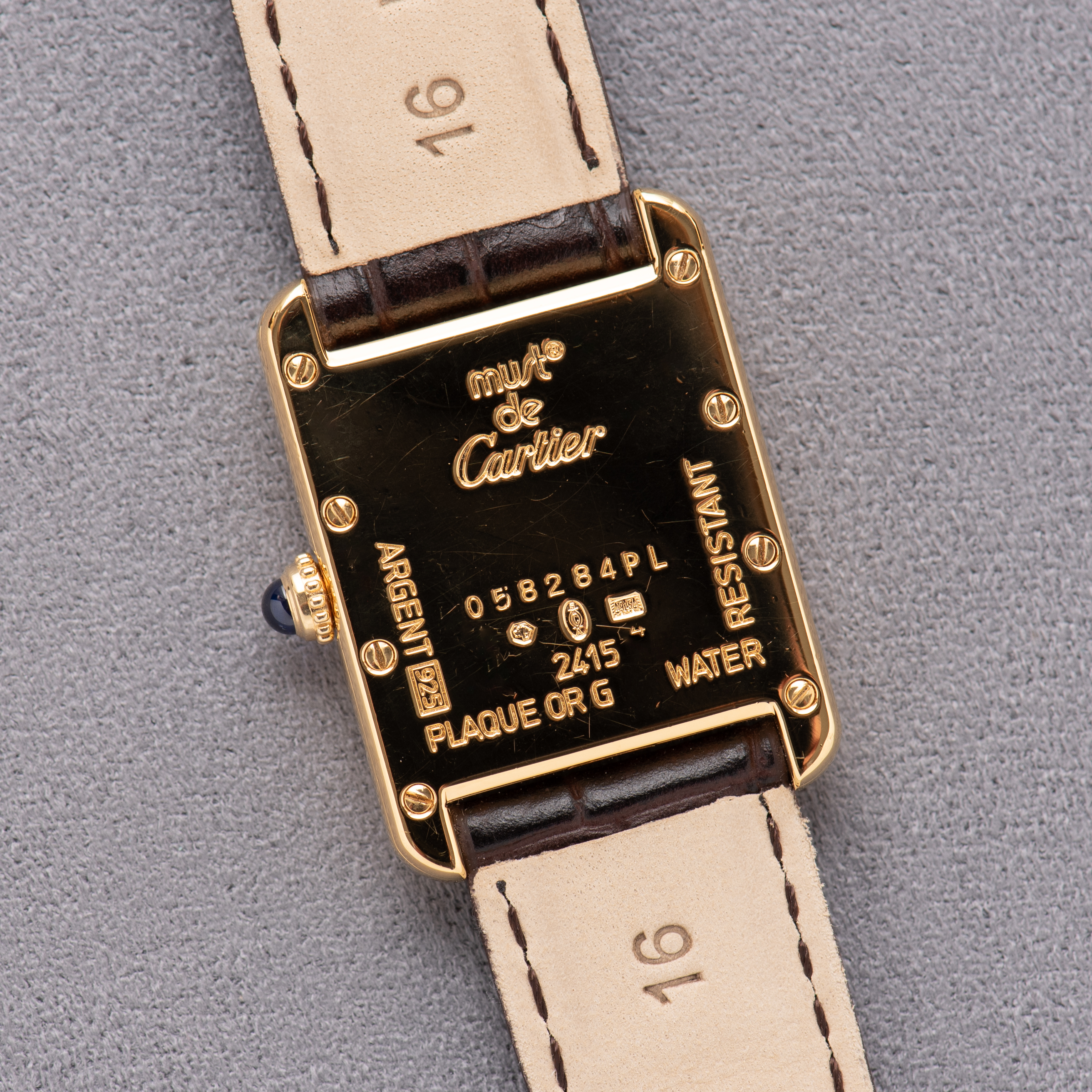 Zicht op Cartier Must de Tank Vermeil Ref 2415 vanaf 1990