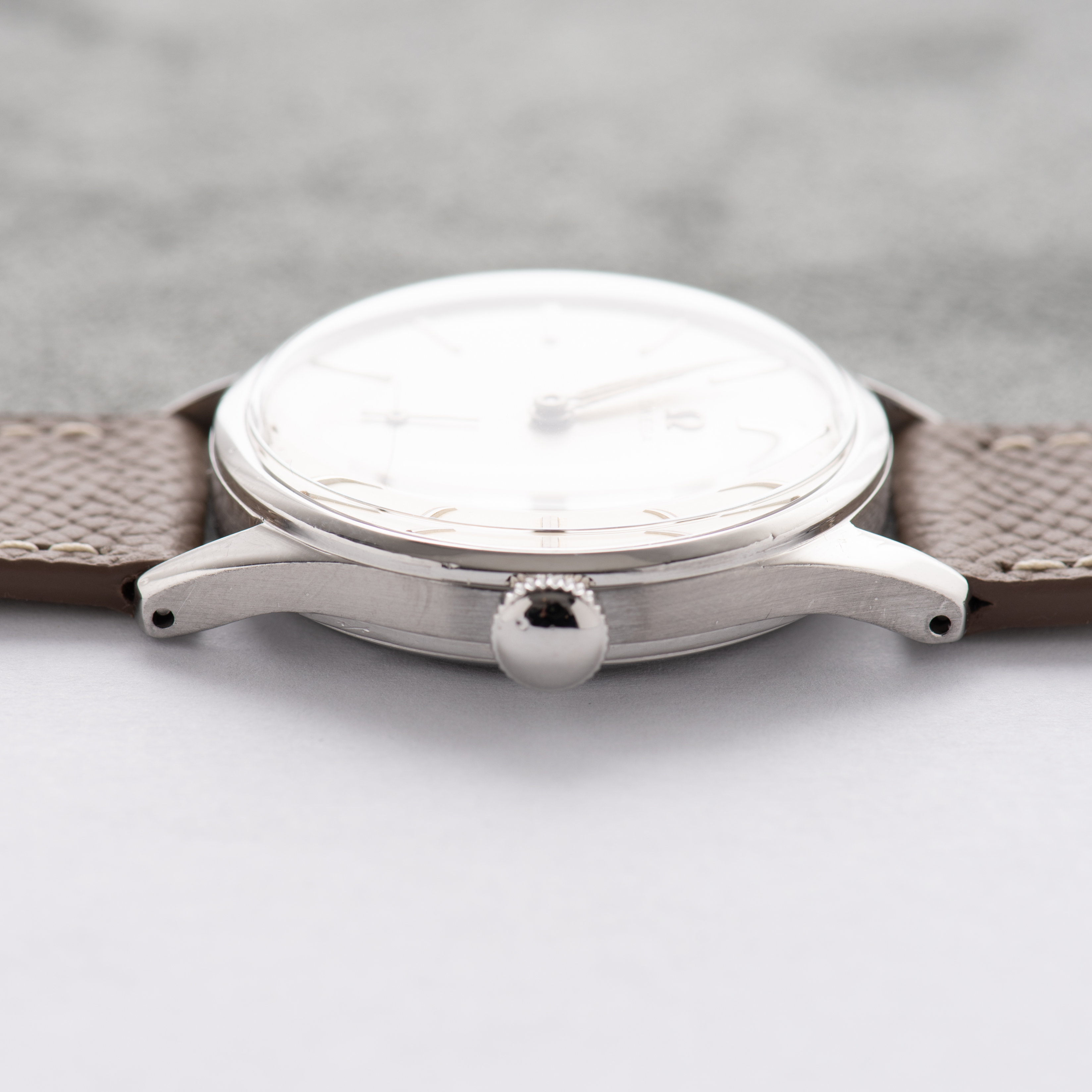 Zicht op Omega Classic 30T2 Ref 2383-6 uit 1944