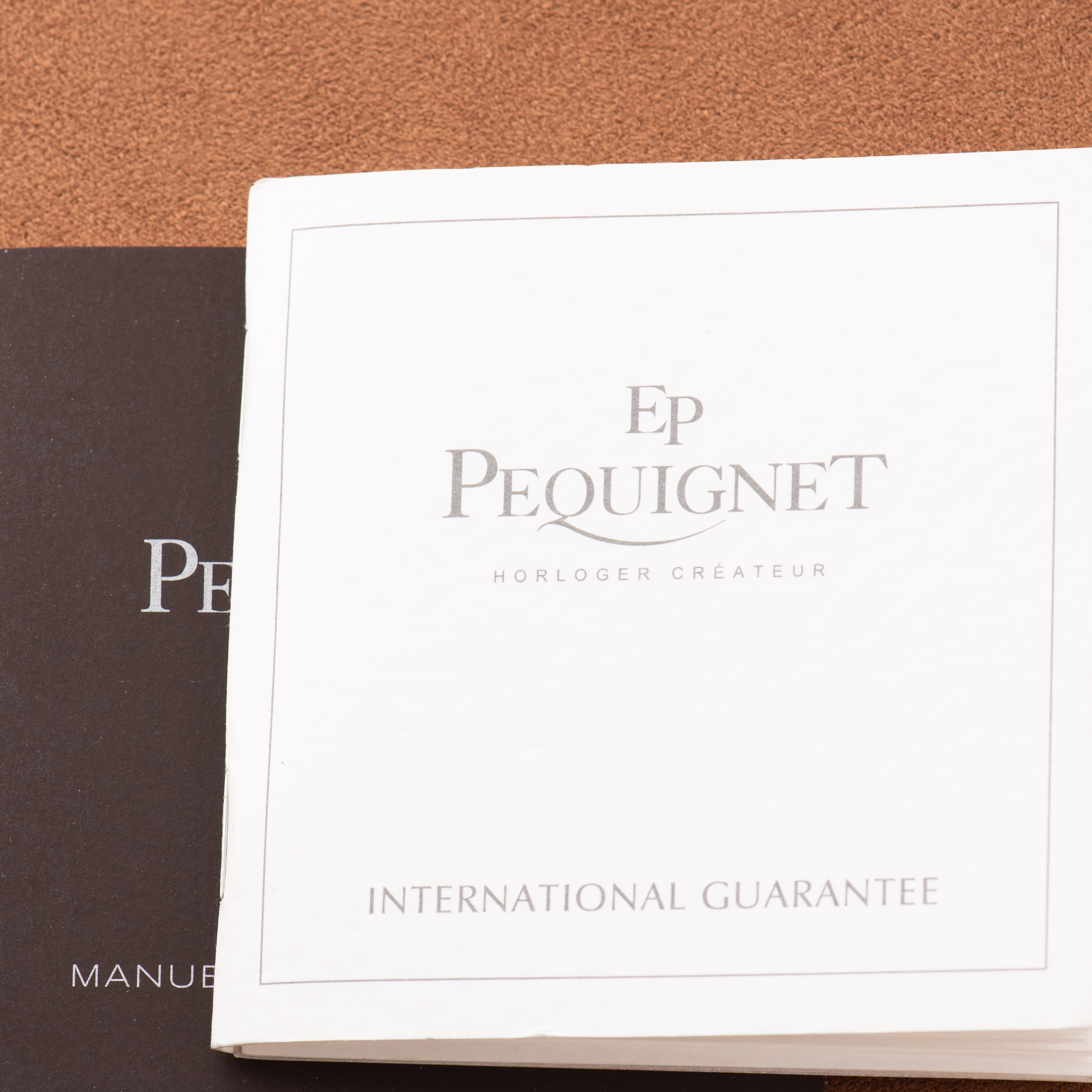 Zicht op Pequignet Equus Ref 8350443F Volledige set