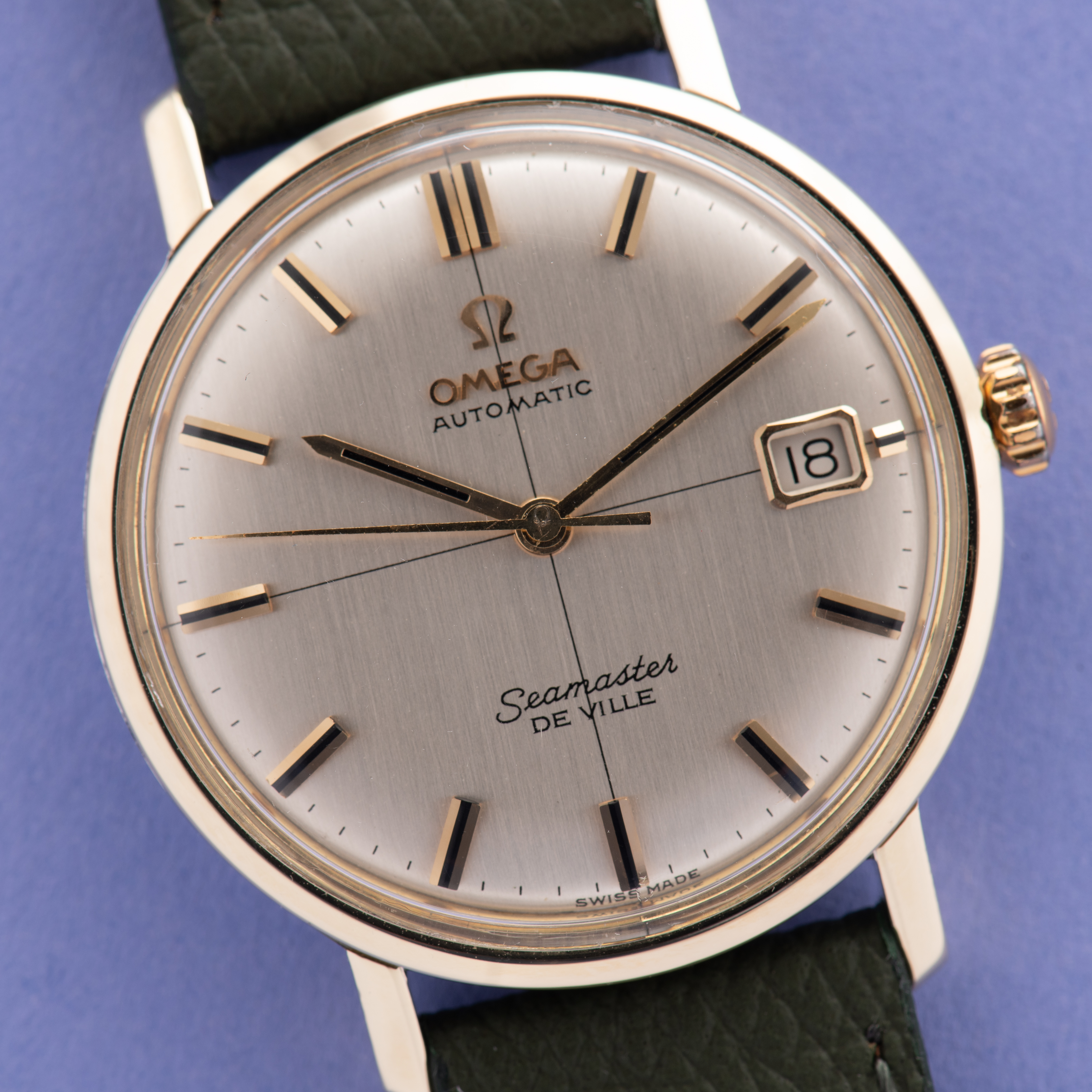 Vue de Omega Seamaster De Ville Automatic Date Crosshair Or/acier Réf 166.020