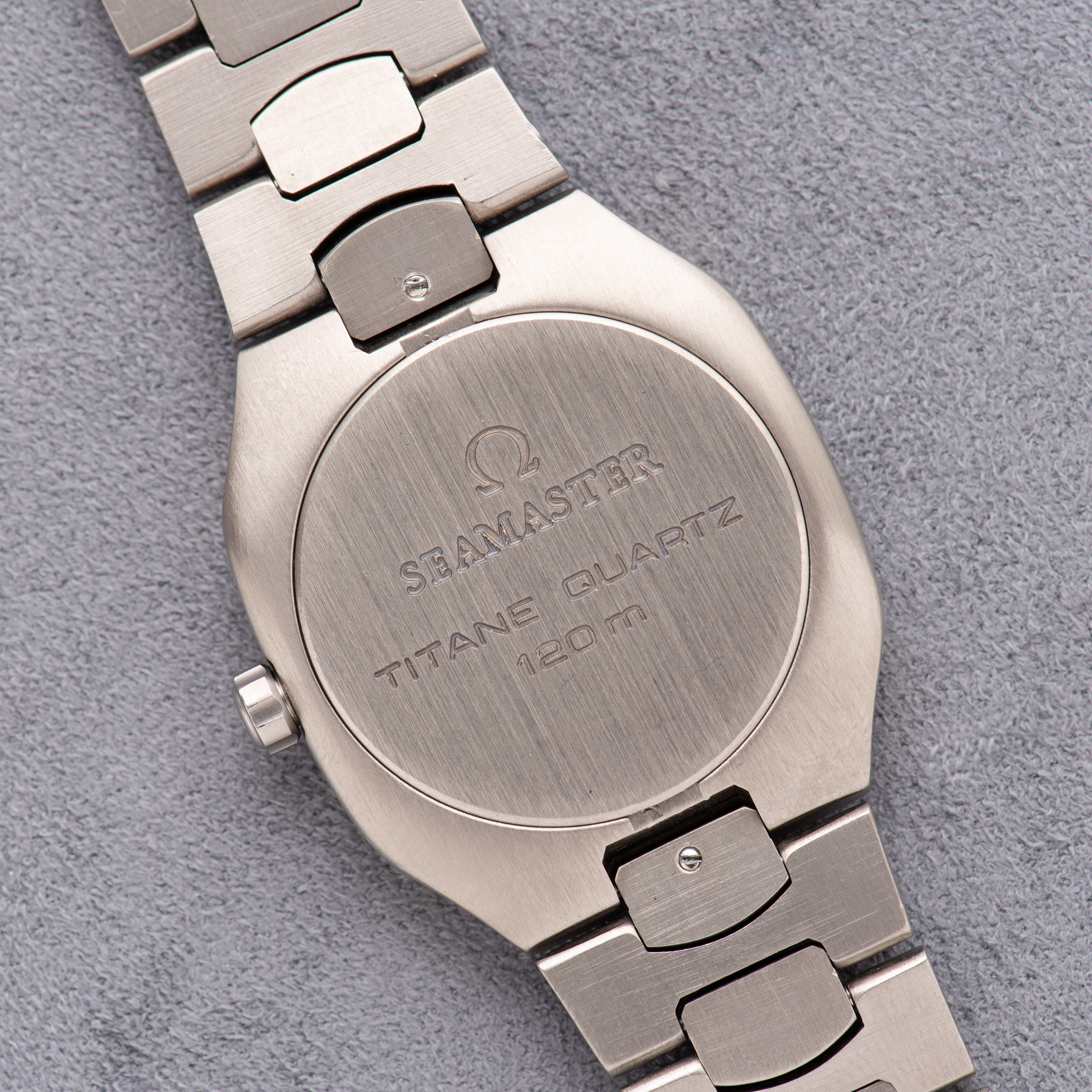 Zicht op Omega Seamaster Polaris Titanium 120m Quartz ref 3961021