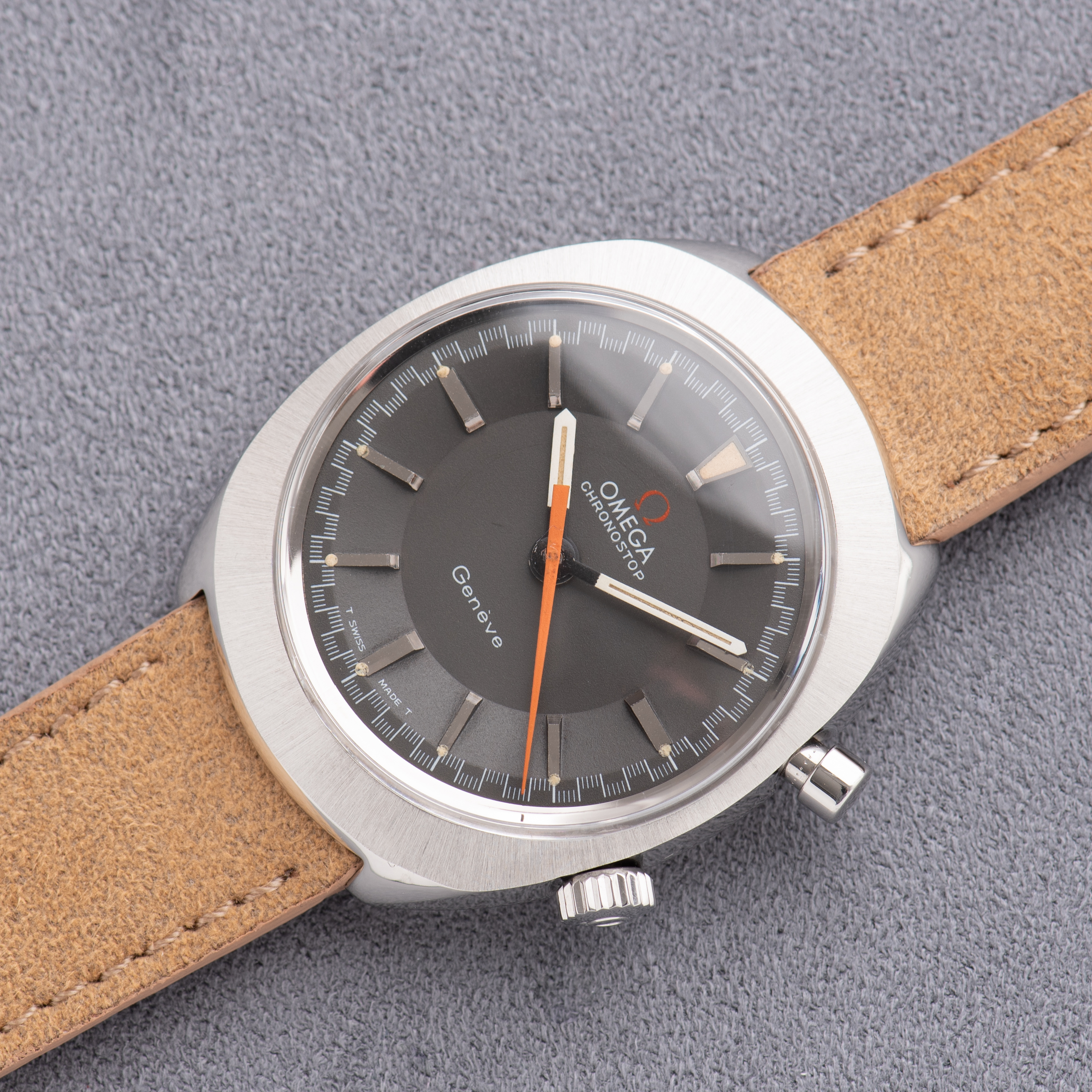 Zicht op Omega Geneva Chronostop Ref 145.010 vanaf 1968 Cal 865