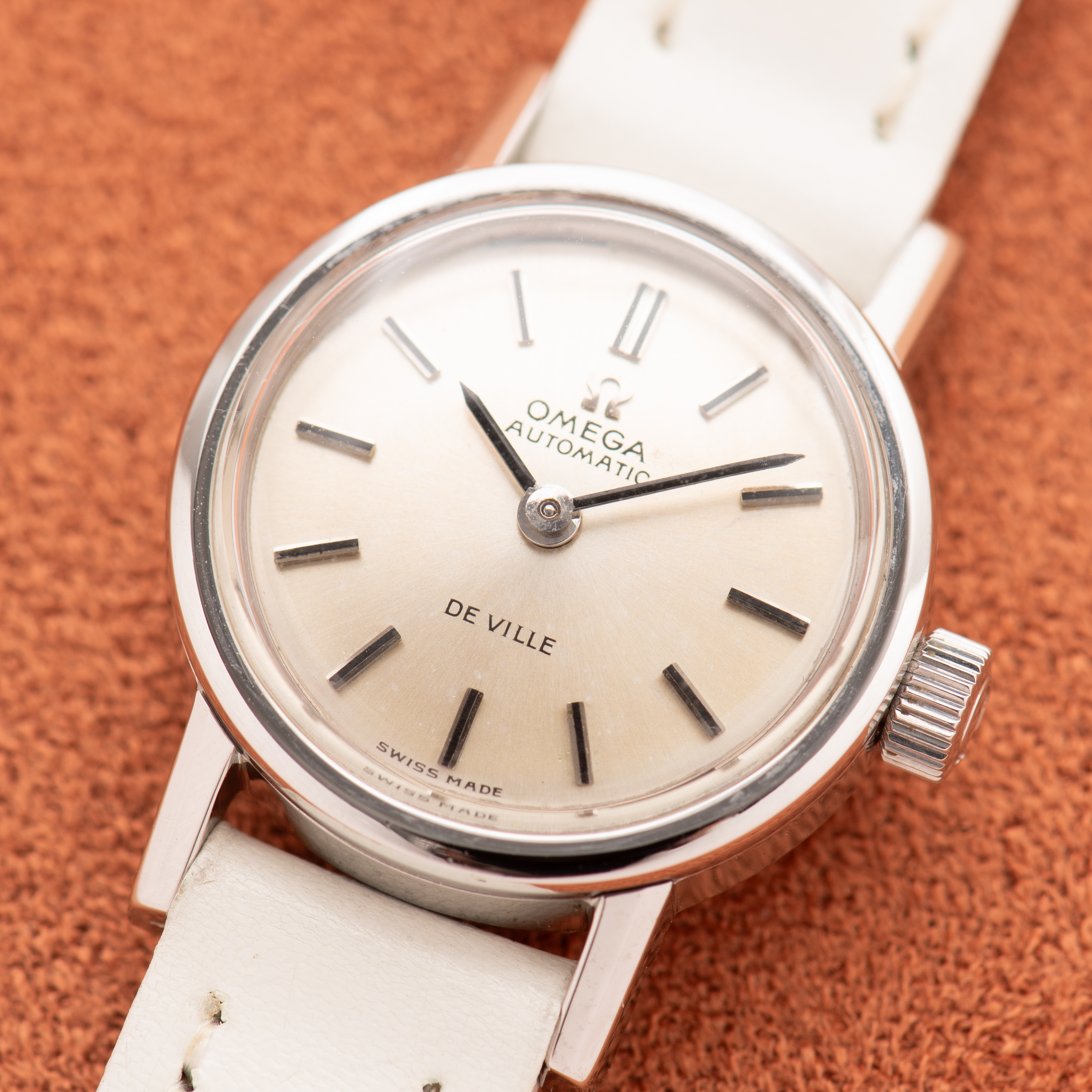 View of Omega Automatic De Ville réf 555.003 cal 661 from 1969