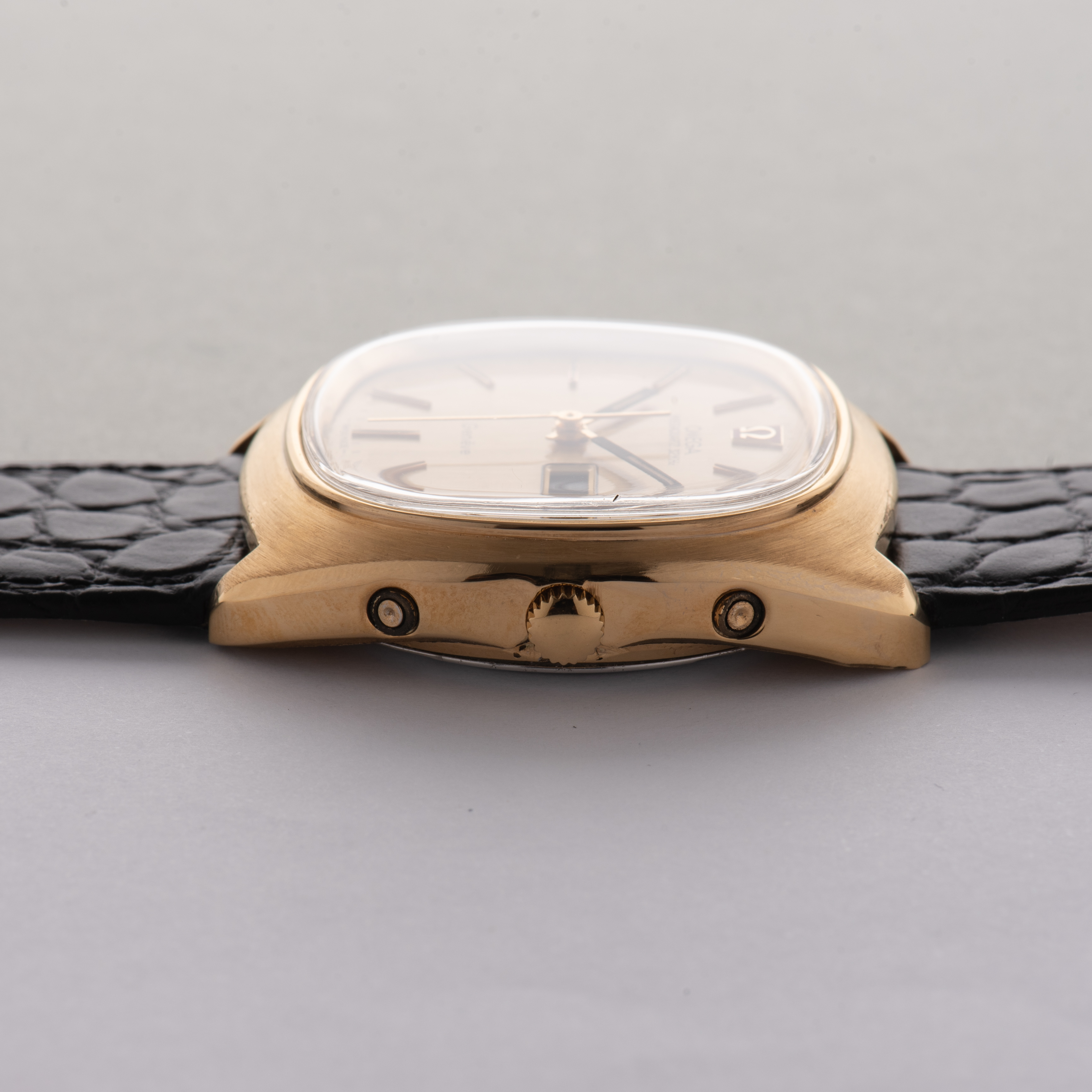 View of Omega Megaquartz 32KHz Geneva ref 196.0038