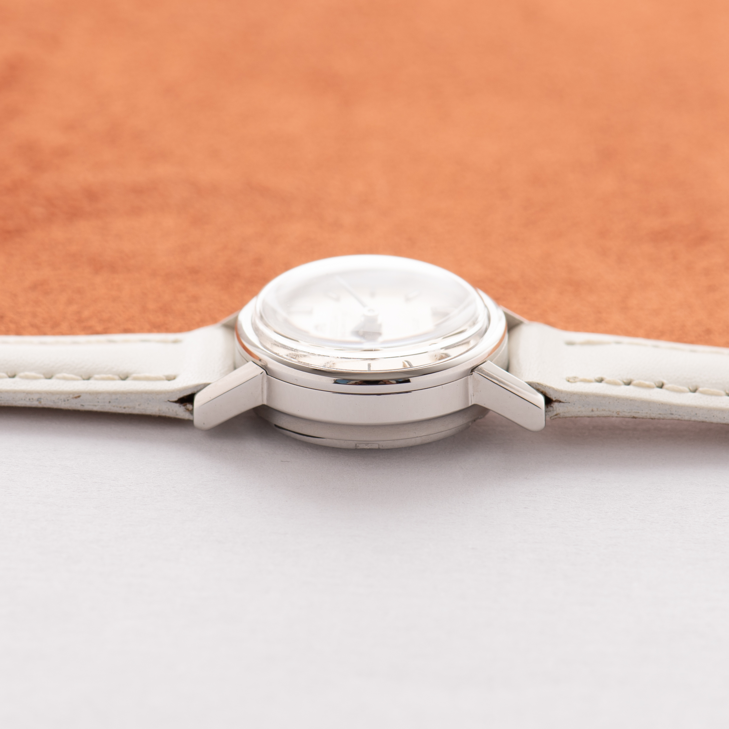 View of Omega Automatic De Ville réf 555.003 cal 661 from 1969