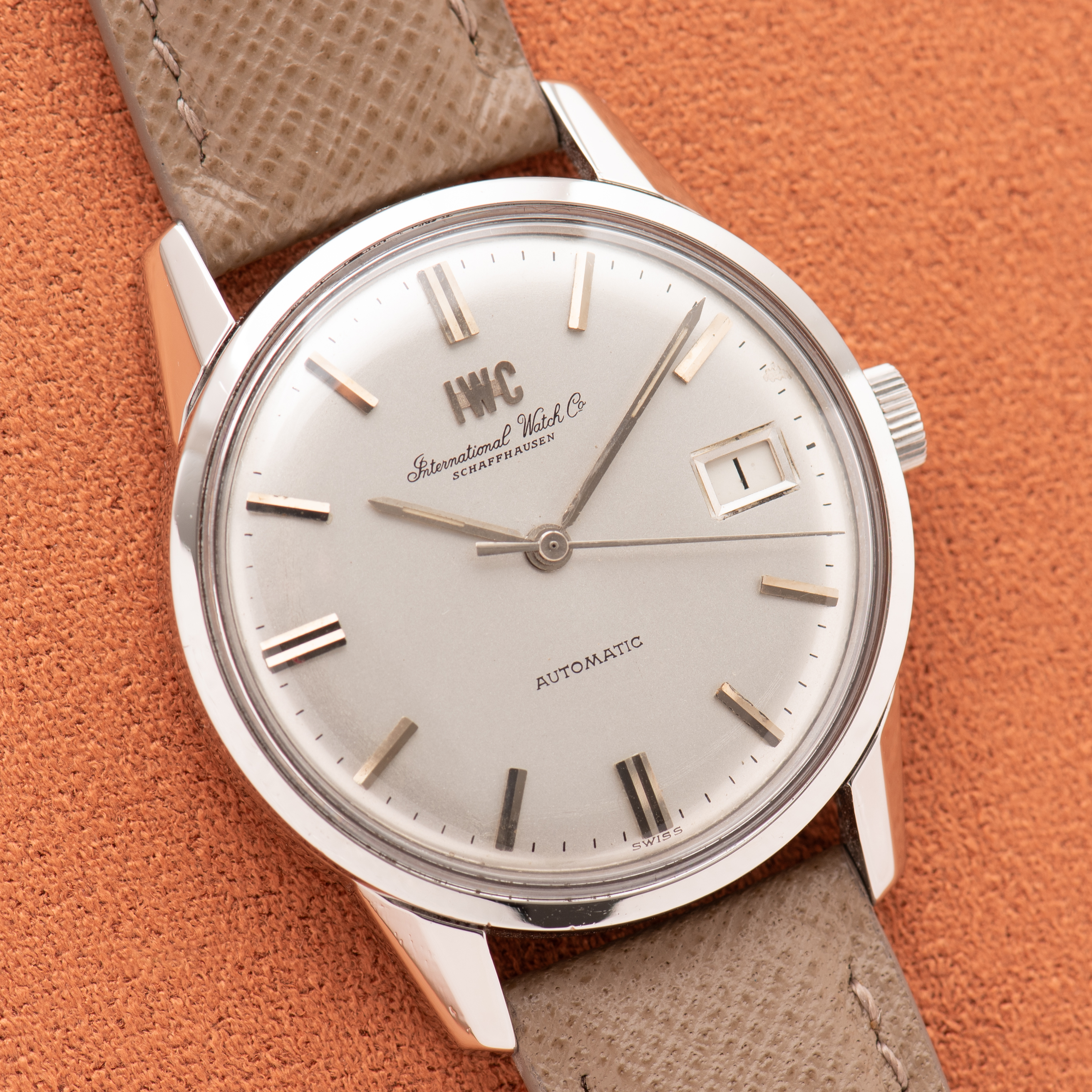 View of IWC International Watch Co Schaffhausen Automatic Silver Dial cal 8541B réf R810