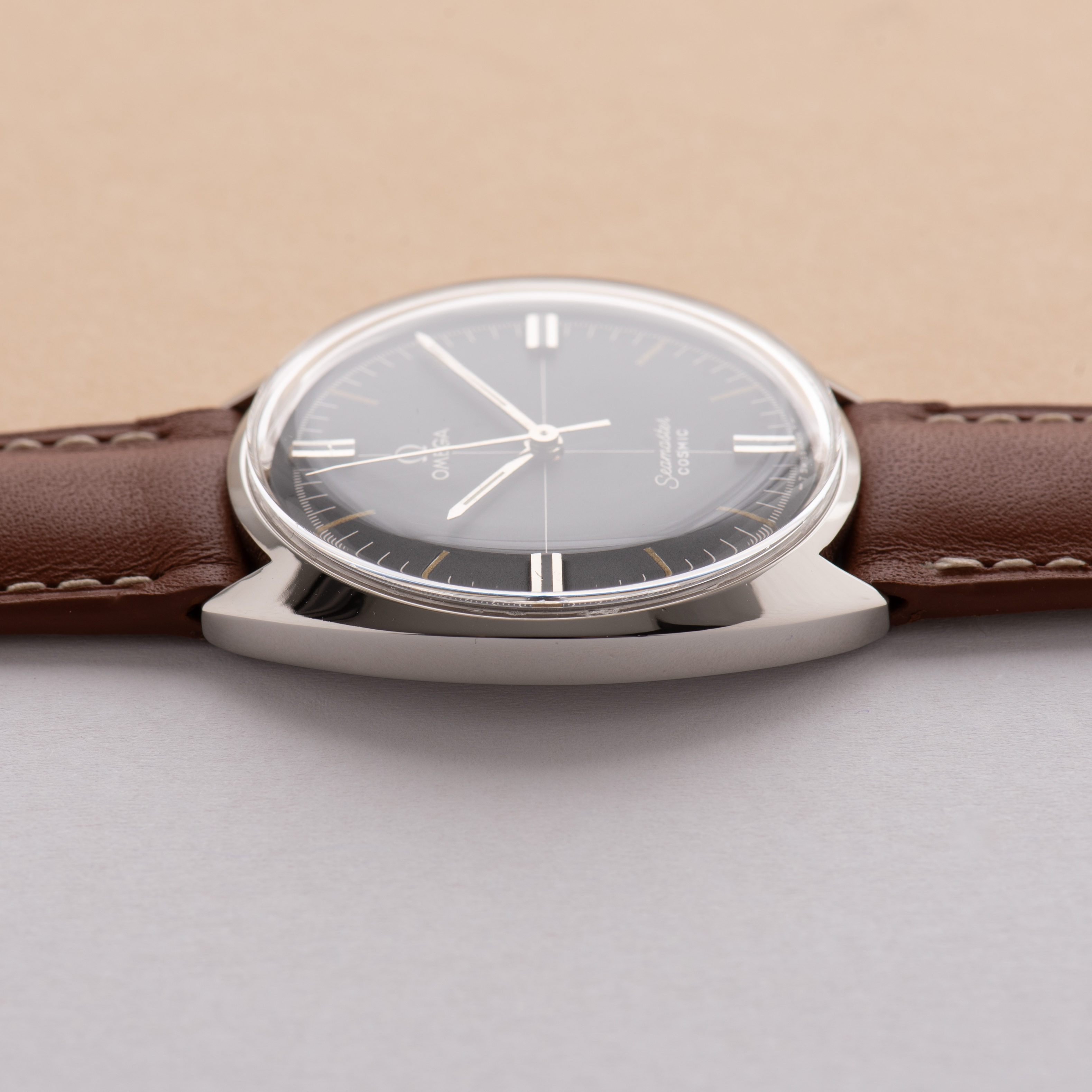 Vue de Omega Seamaster Cosmic réf 135.017 cal 601 from 1966